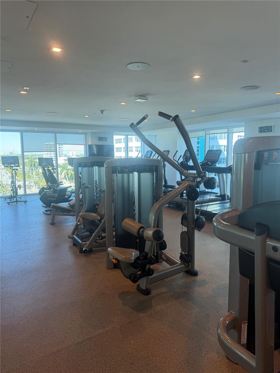 551 FLB CONDOMINIUM RESID - Residential