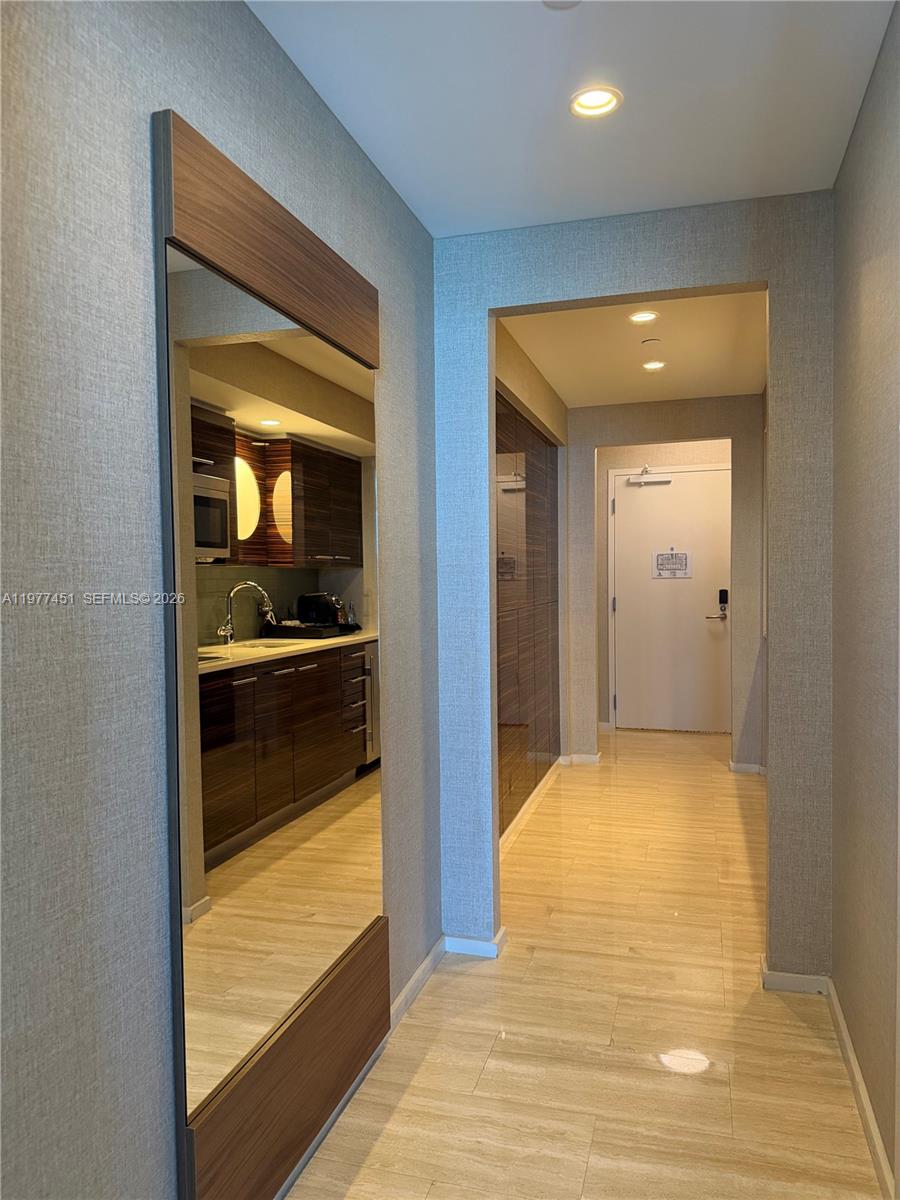 551 FLB CONDOMINIUM RESID - Residential