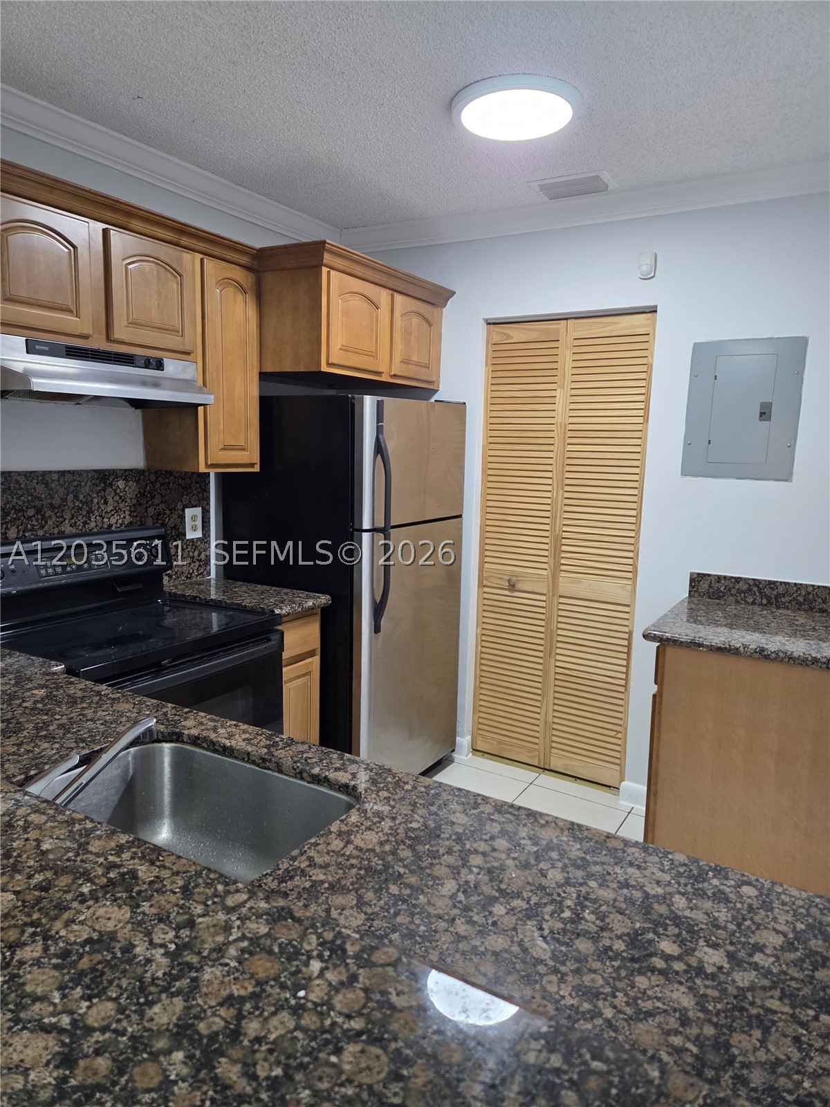 ORIOLE GOLF & TENNIS CLUB - Residential Lease