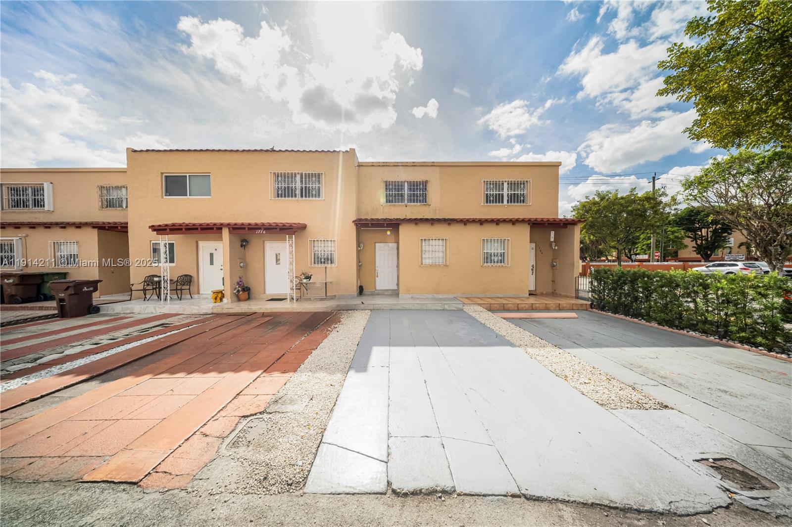 Discover this charming 2 bedroom, 2 bathroom nestled in vibrant Hialeah. Enjoy the convenience of in-unit washer and dryer, complemented by a bright, open floor plan perfect for modern living. Enjoy a private back patio perfect for relaxing or entertaining. You will have quick access to major roadways, nearby shopping including the popular Westland Mall, parks, and local amenities. A bright, functional space in a well-connected community—ready to move in and enjoy.