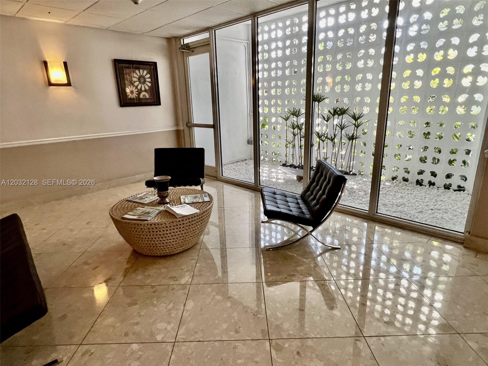 BAYVIEW TOWERS - Residential