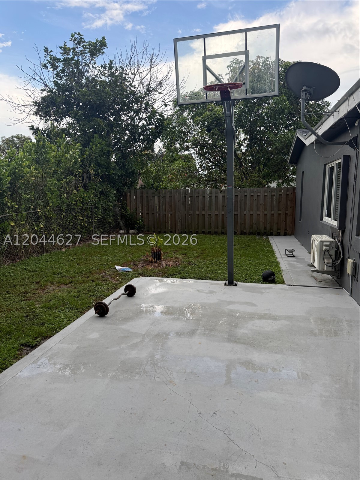 OAKLAND HILLS 2 SEC - Residential