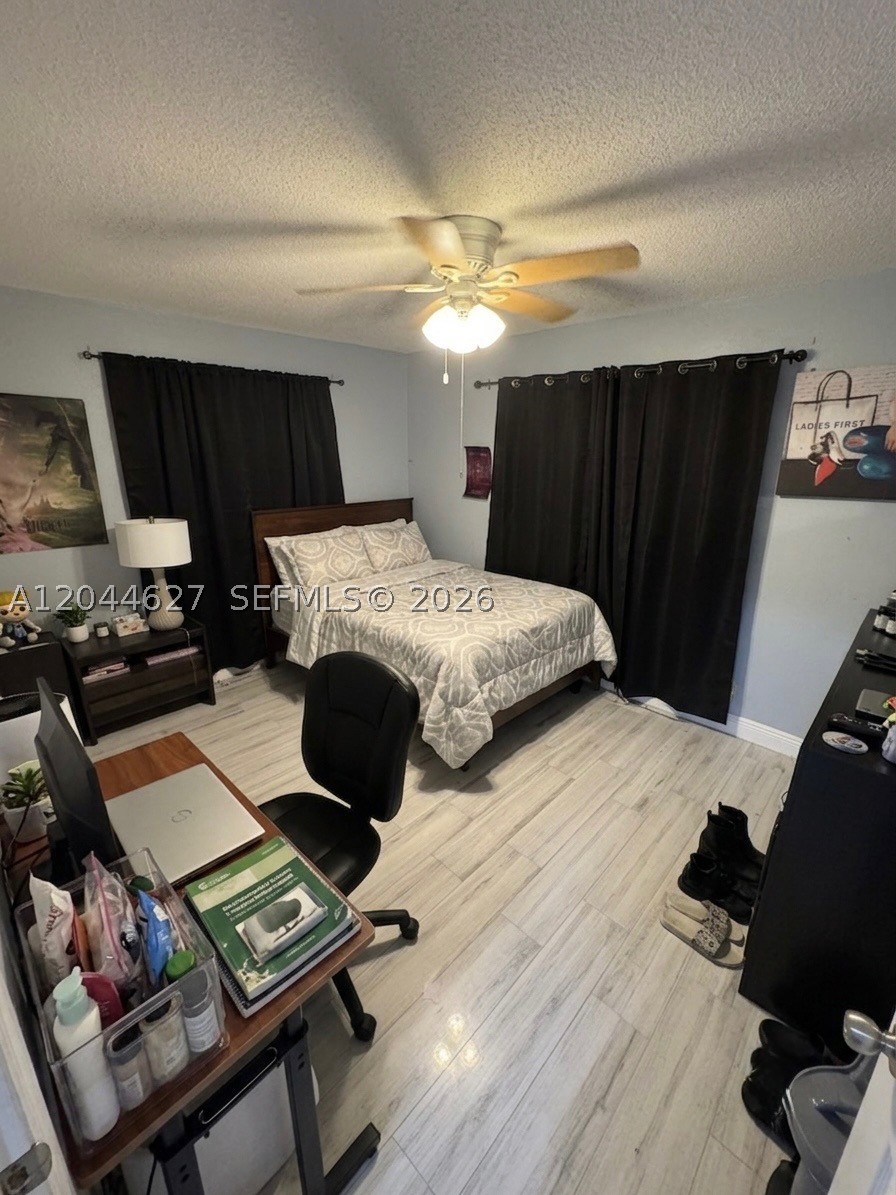 OAKLAND HILLS 2 SEC - Residential