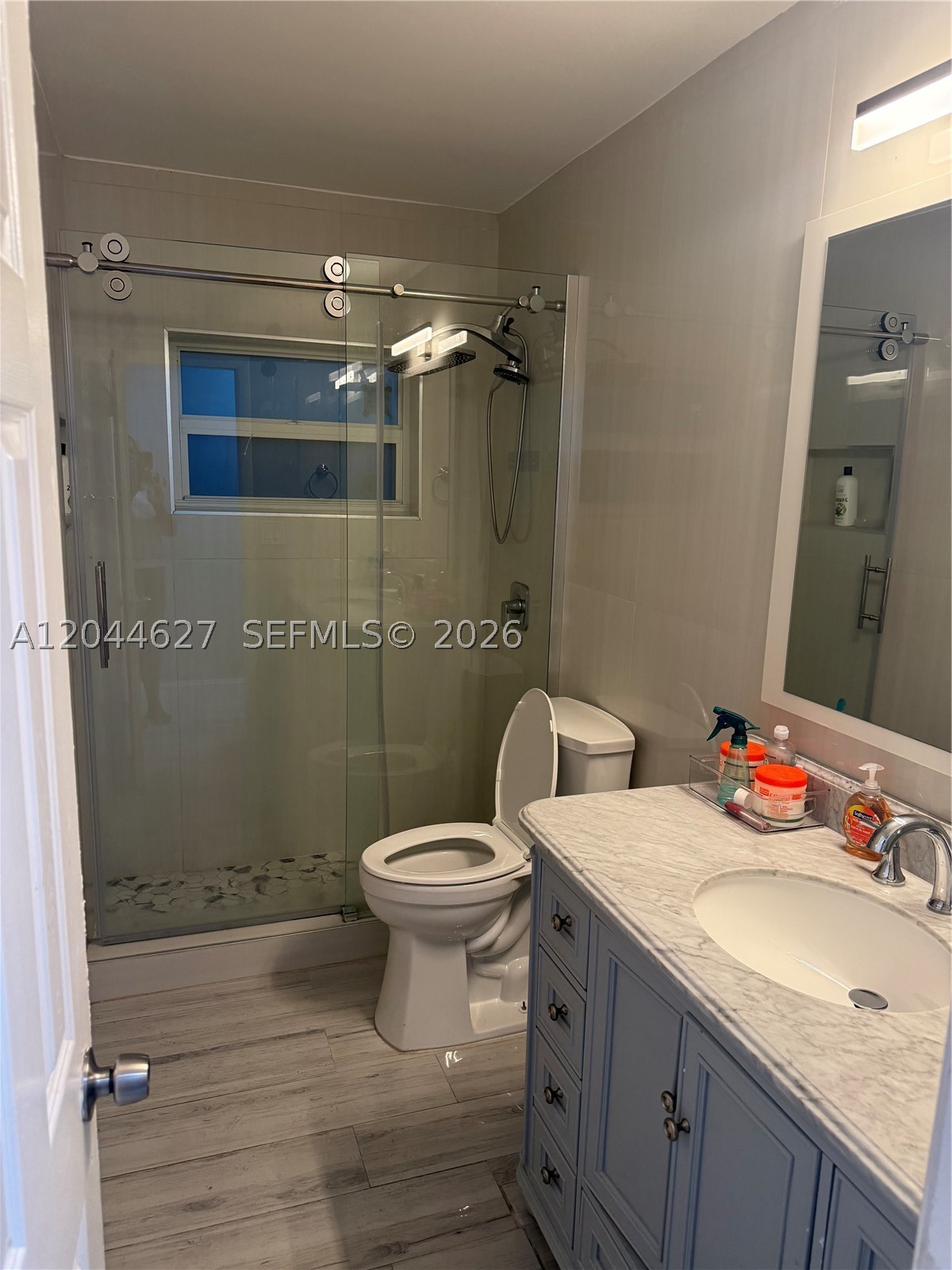 OAKLAND HILLS 2 SEC - Residential