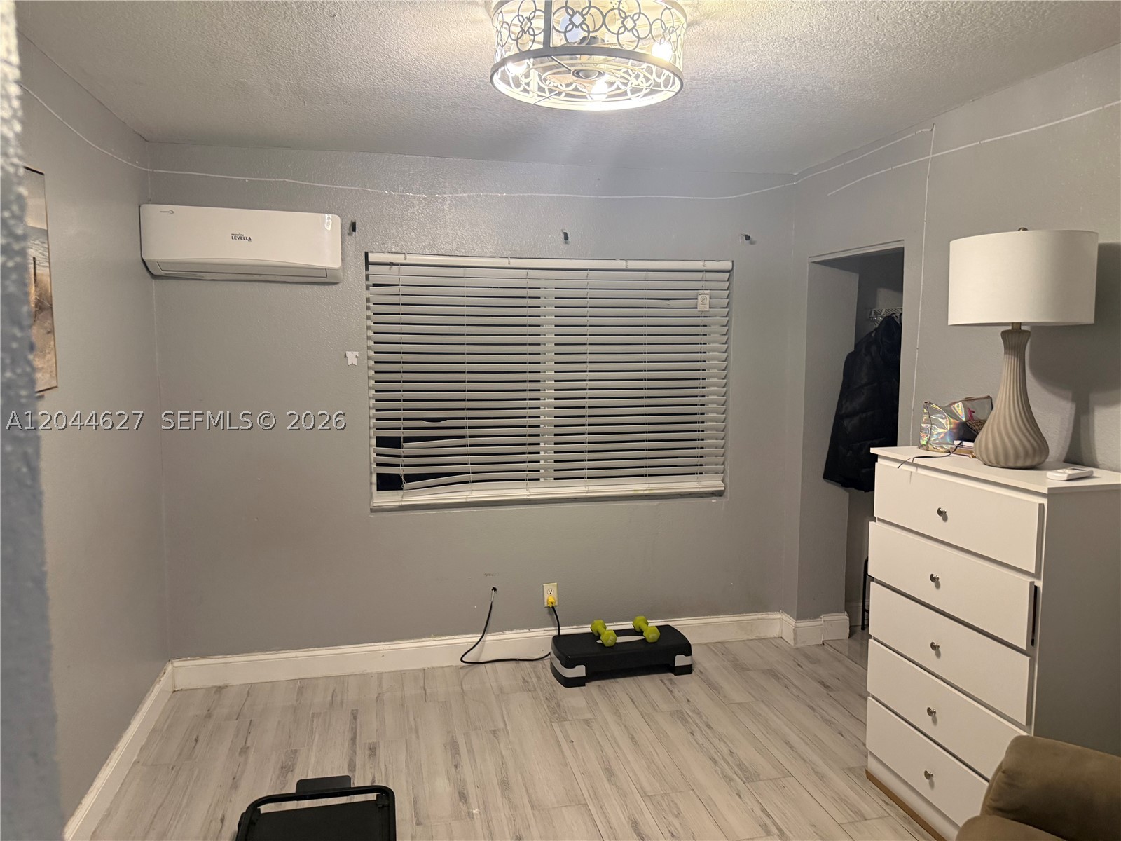 OAKLAND HILLS 2 SEC - Residential