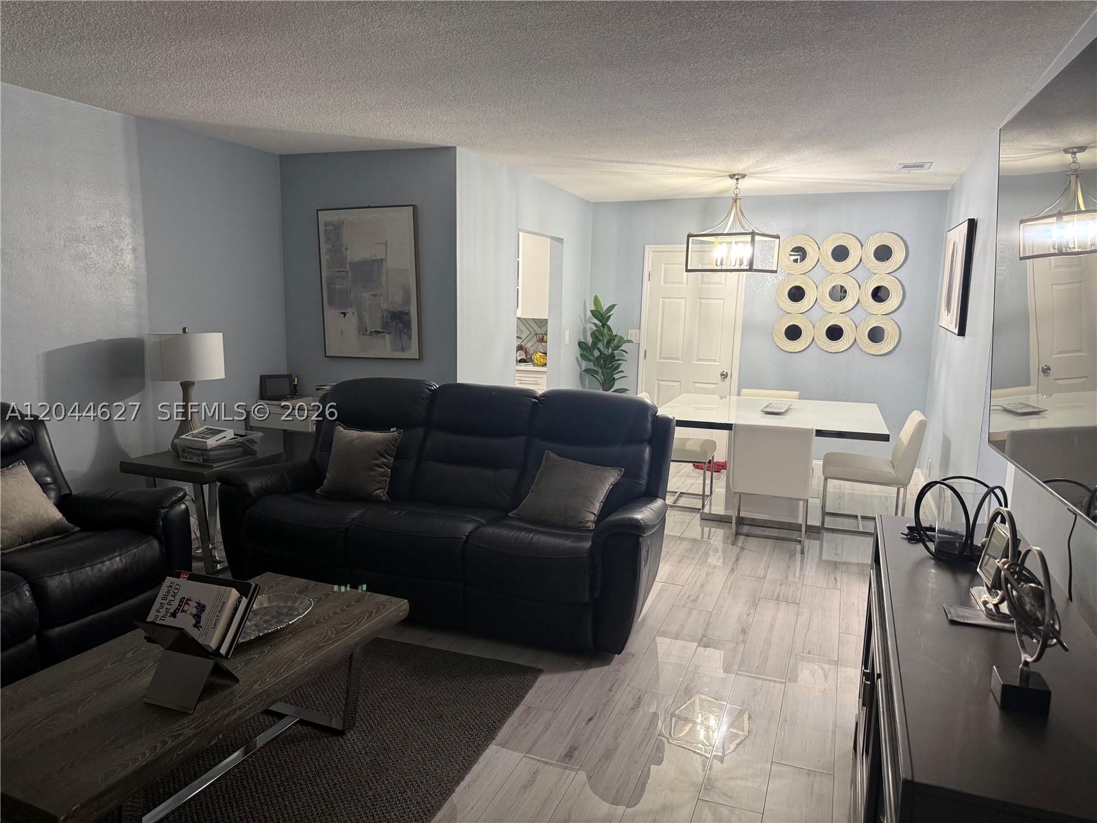 OAKLAND HILLS 2 SEC - Residential