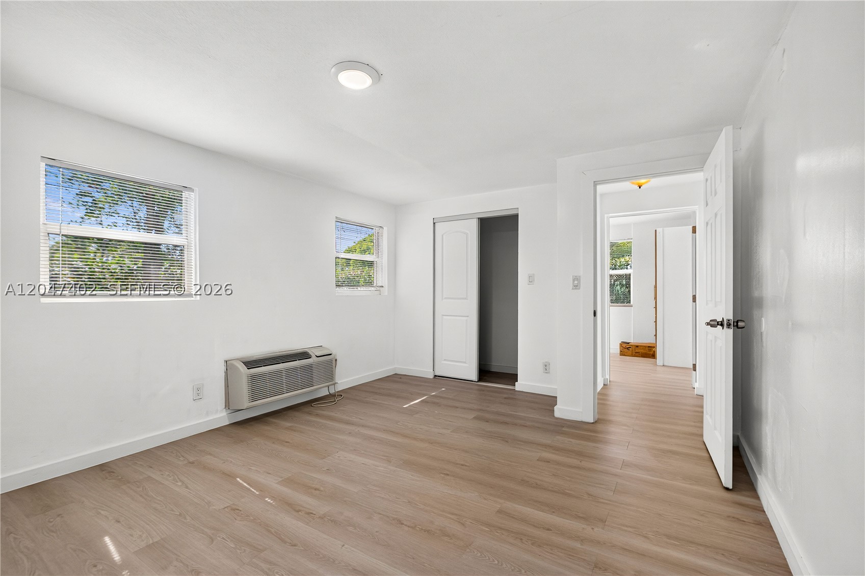 HOLLYWOOD BEACH GARDENS - Residential Lease