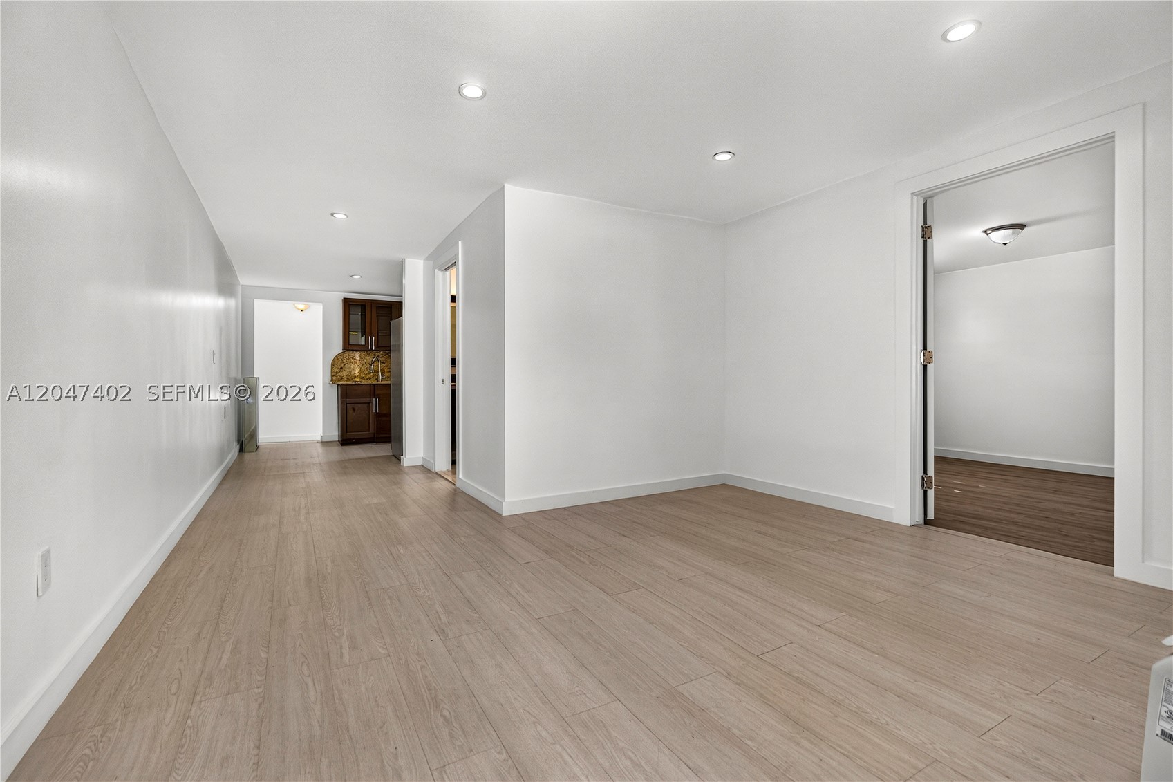 HOLLYWOOD BEACH GARDENS - Residential Lease
