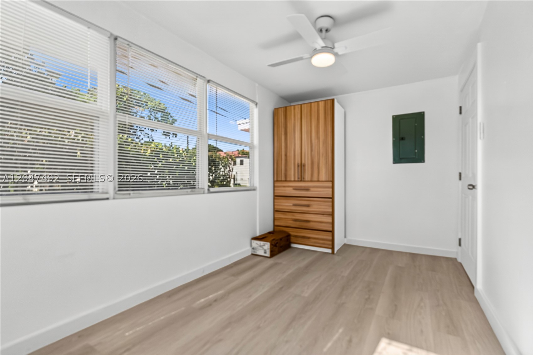 HOLLYWOOD BEACH GARDENS - Residential Lease