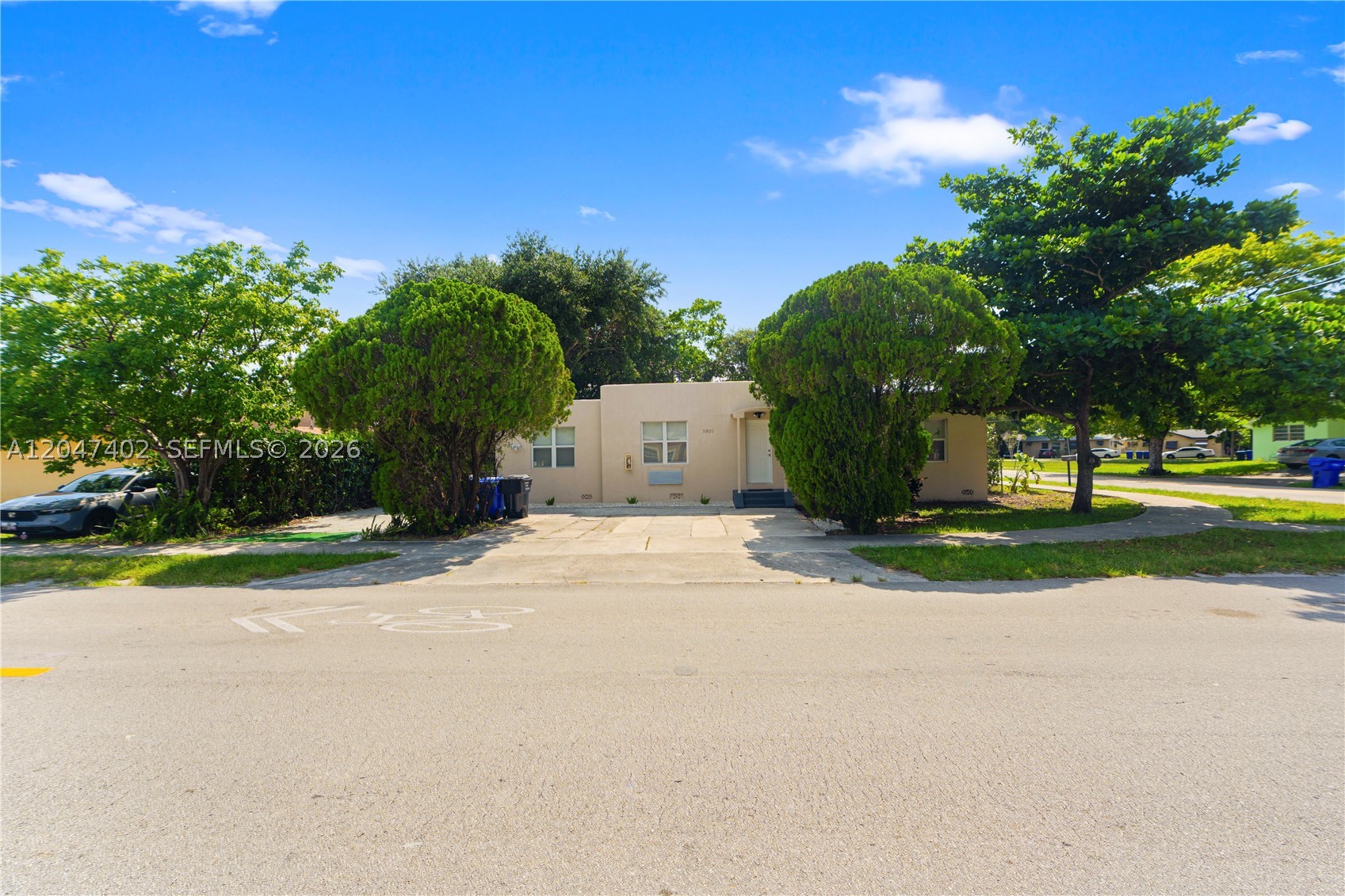 HOLLYWOOD BEACH GARDENS - Residential Lease