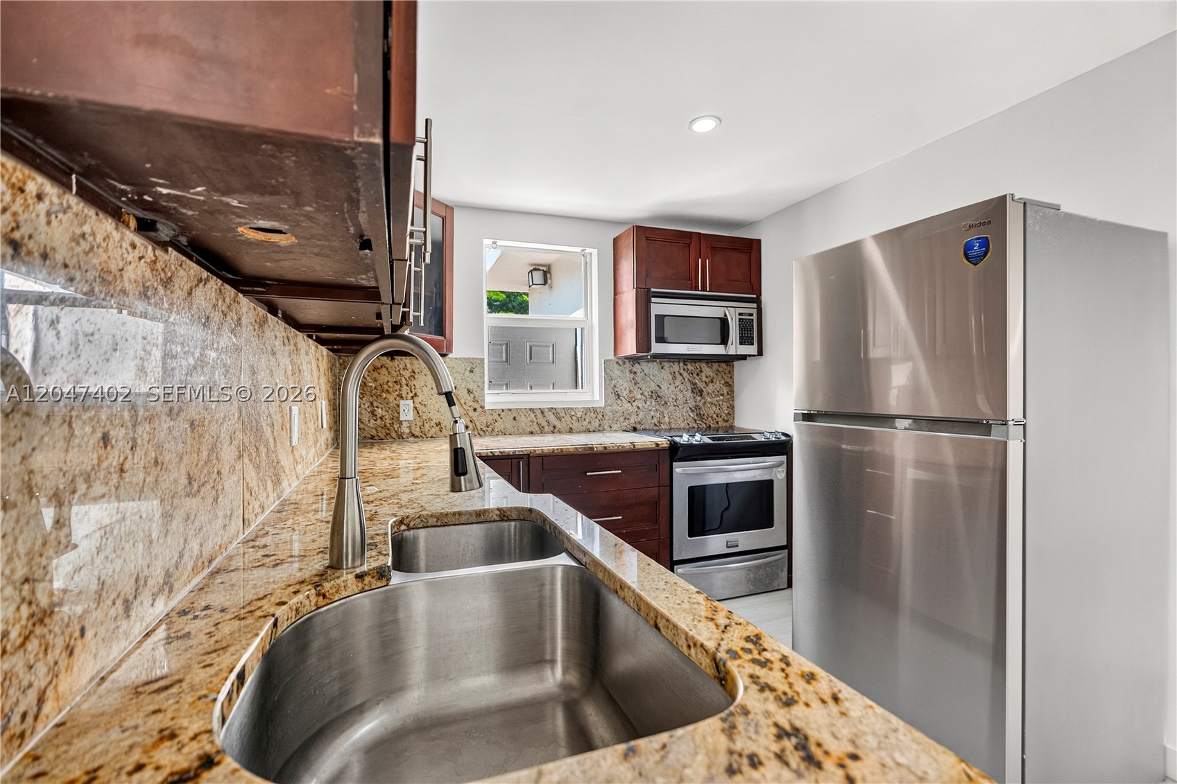 HOLLYWOOD BEACH GARDENS - Residential Lease