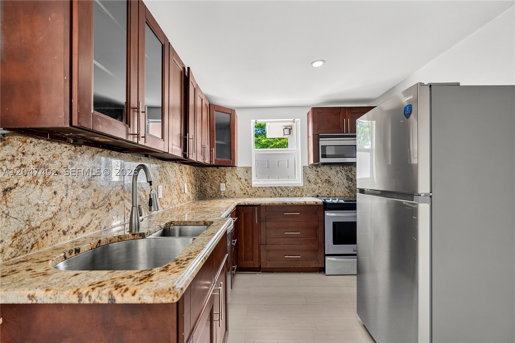 HOLLYWOOD BEACH GARDENS - Residential Lease