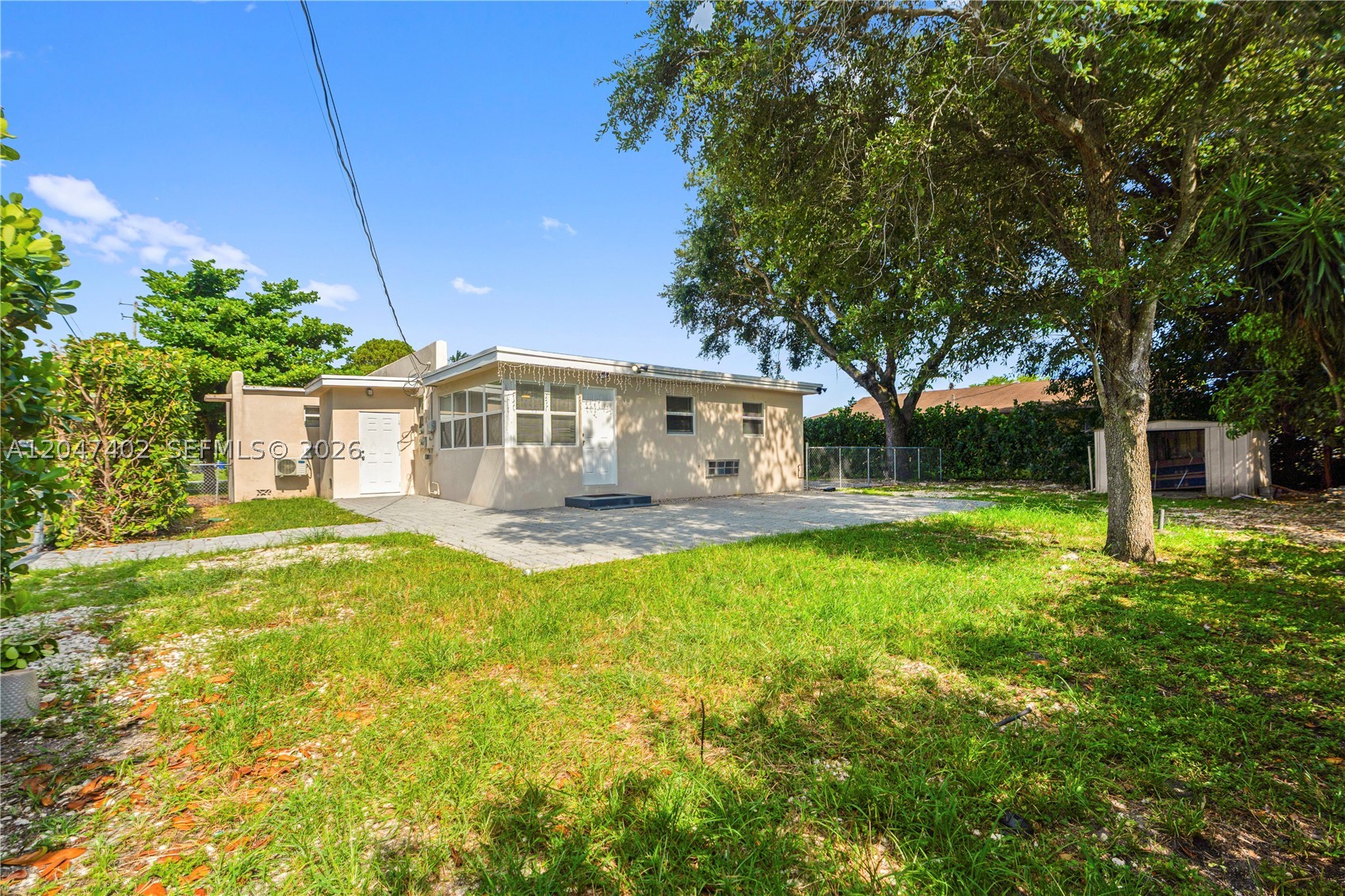 HOLLYWOOD BEACH GARDENS - Residential Lease