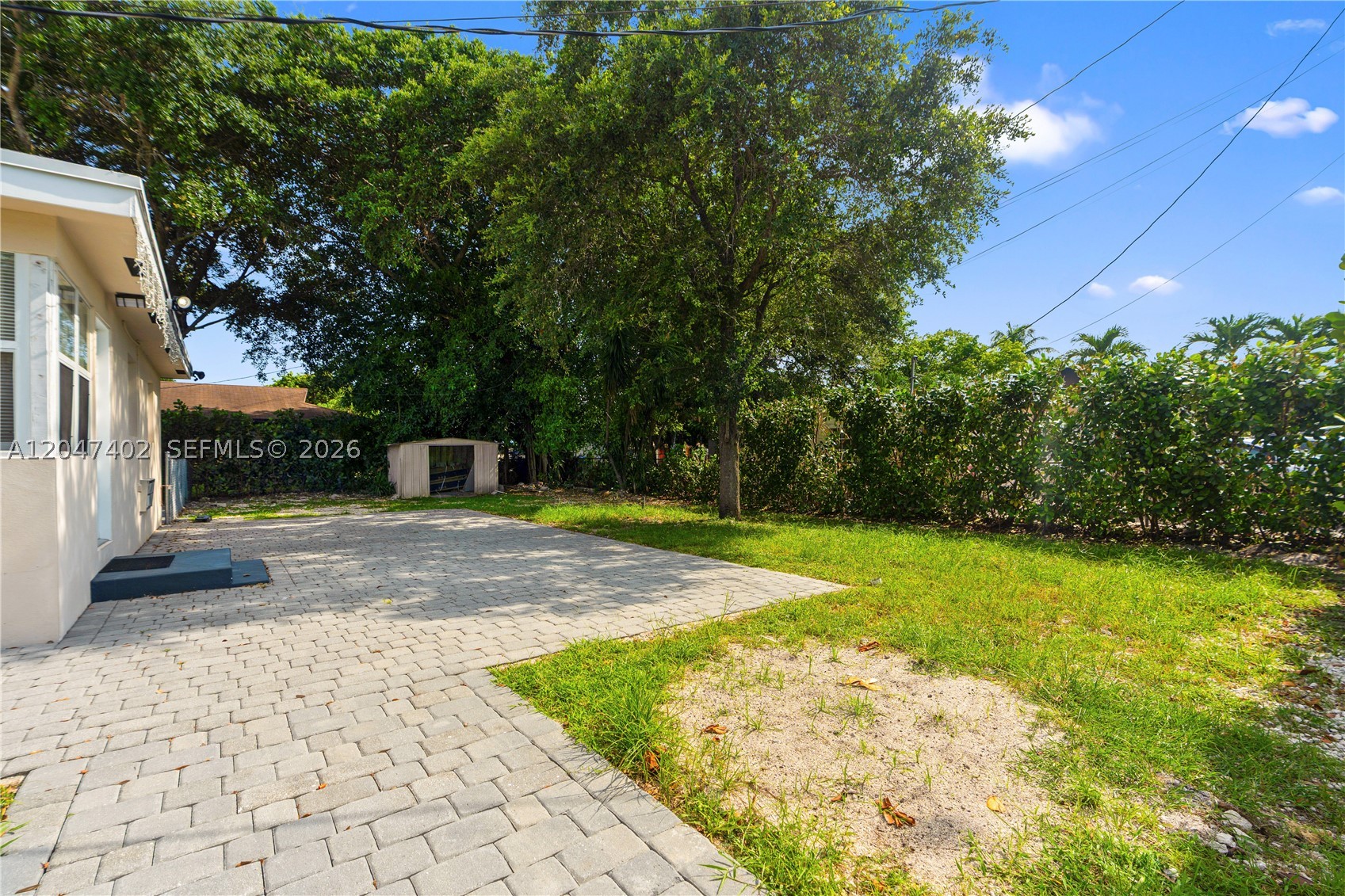 HOLLYWOOD BEACH GARDENS - Residential Lease