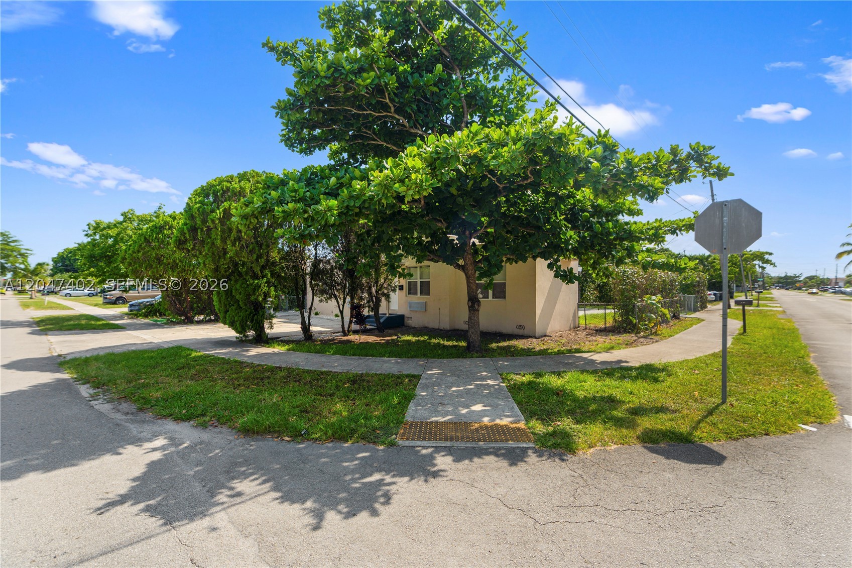 HOLLYWOOD BEACH GARDENS - Residential Lease