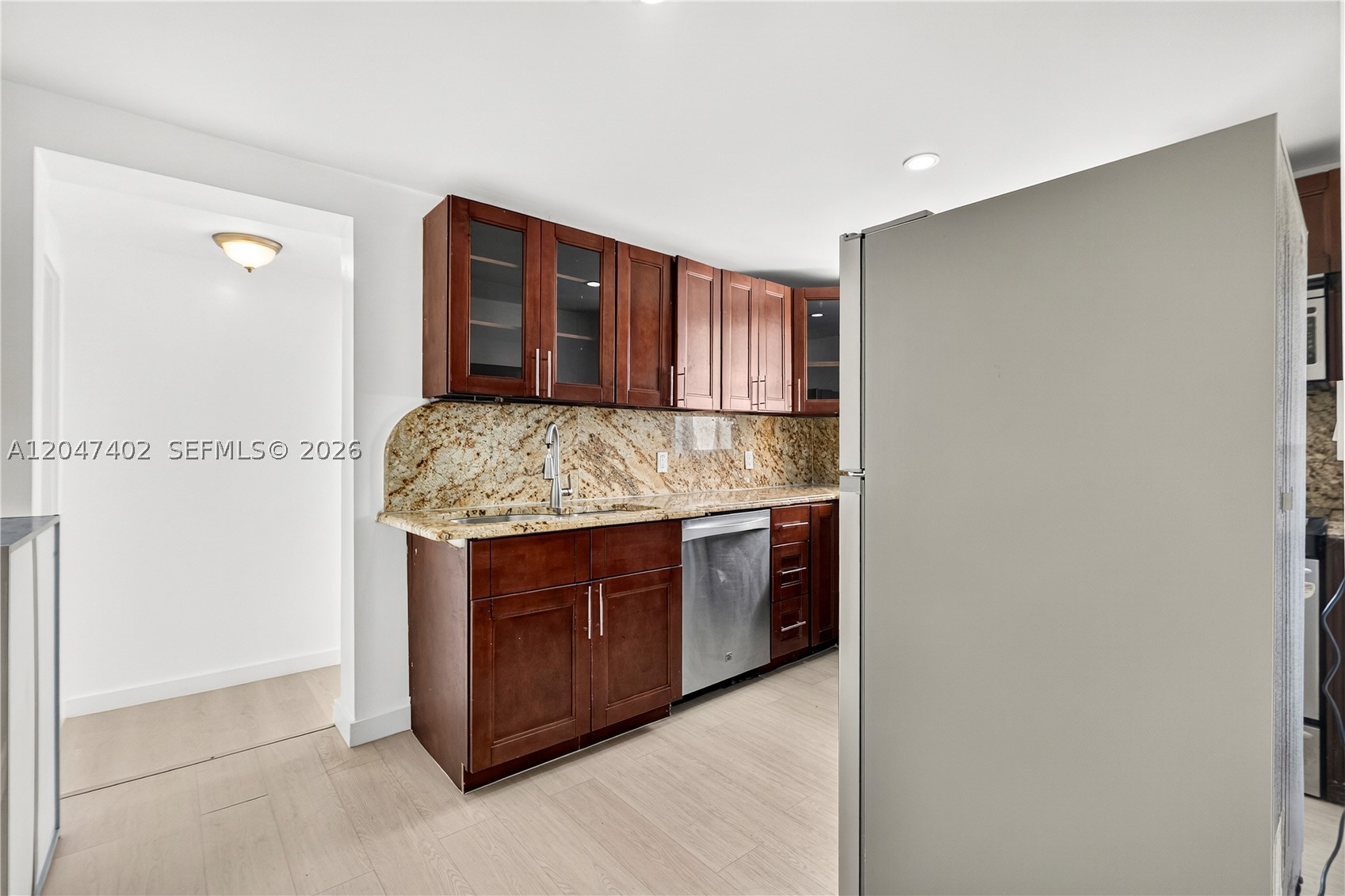 HOLLYWOOD BEACH GARDENS - Residential Lease