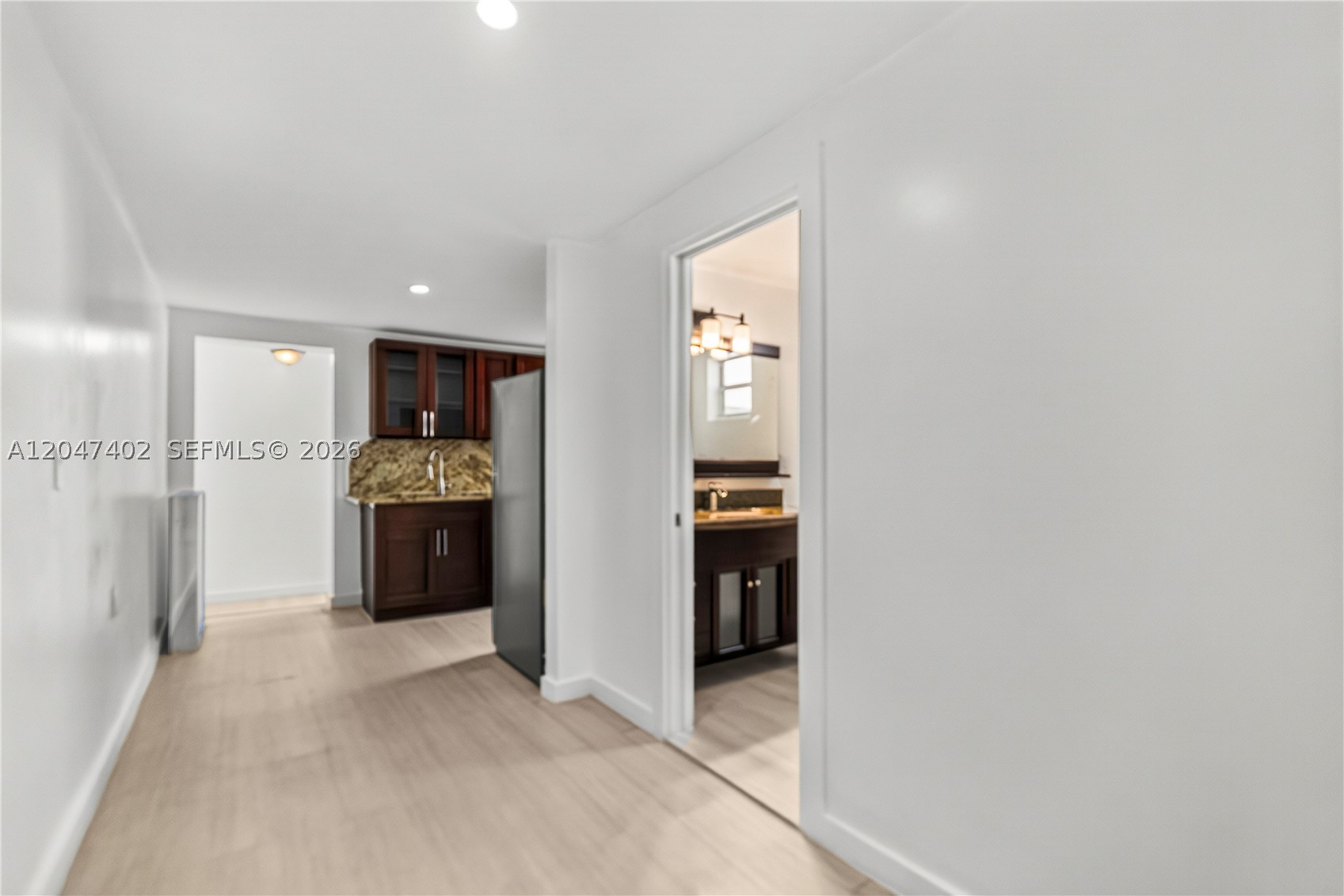 HOLLYWOOD BEACH GARDENS - Residential Lease