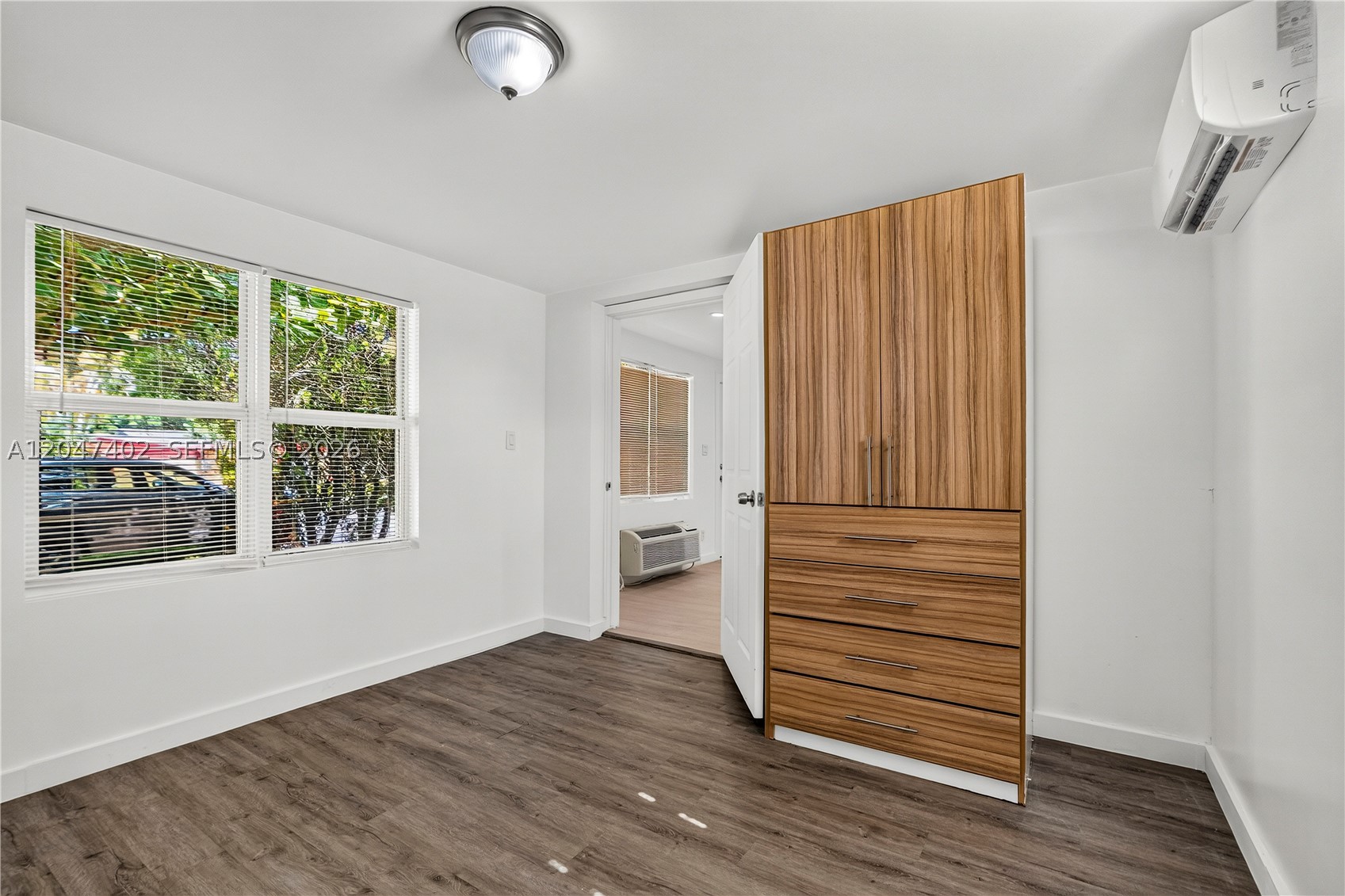 HOLLYWOOD BEACH GARDENS - Residential Lease