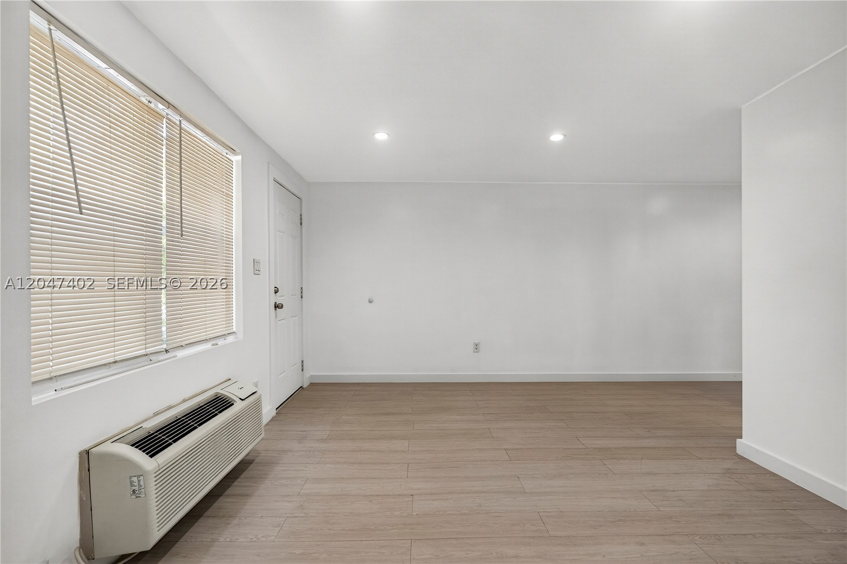 HOLLYWOOD BEACH GARDENS - Residential Lease