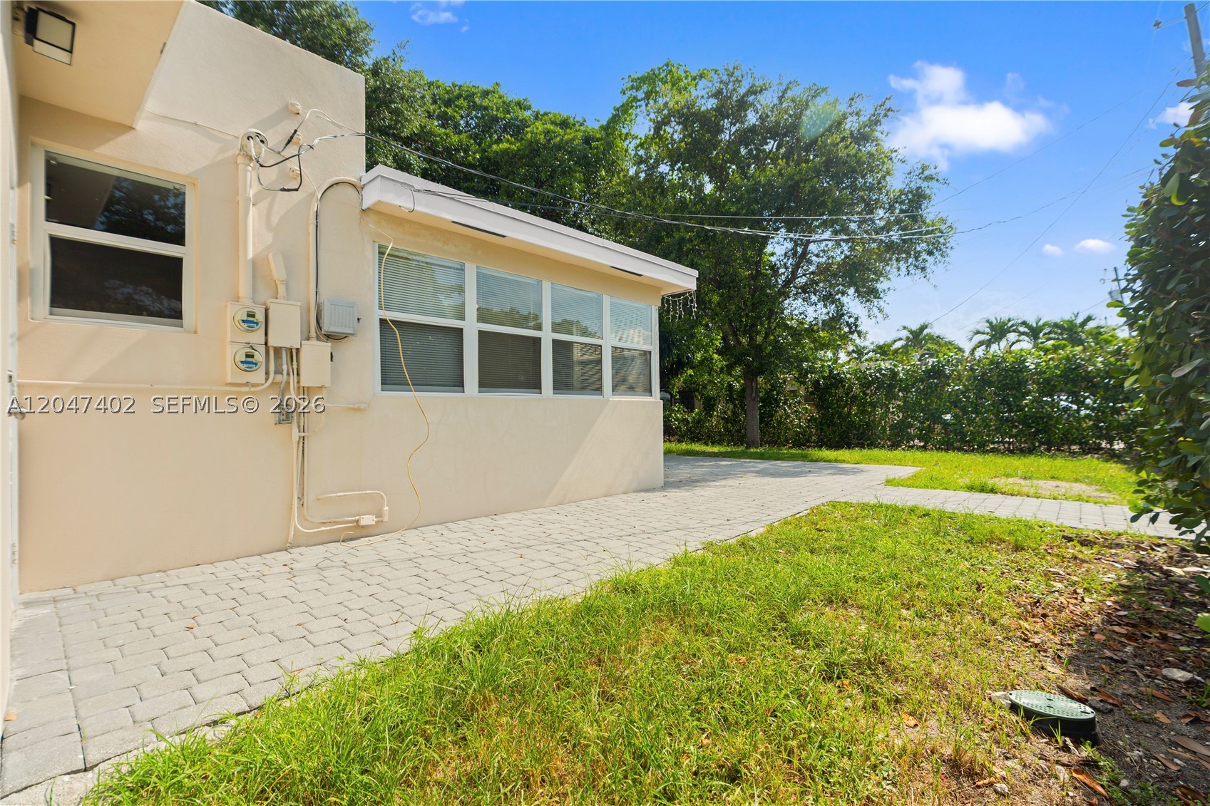HOLLYWOOD BEACH GARDENS - Residential Lease