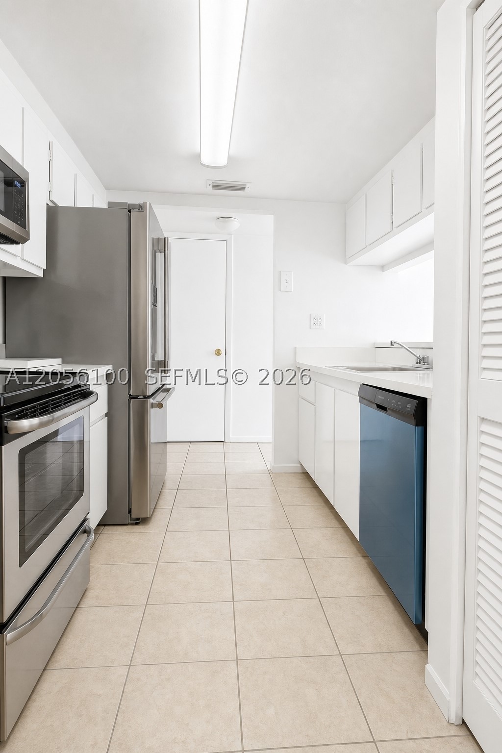 NOB HILL AT WELLEBY CONDO - Residential Lease