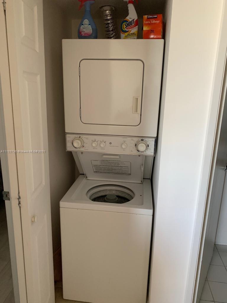 PARC CENTRAL AVENTURA SOU - Residential Lease