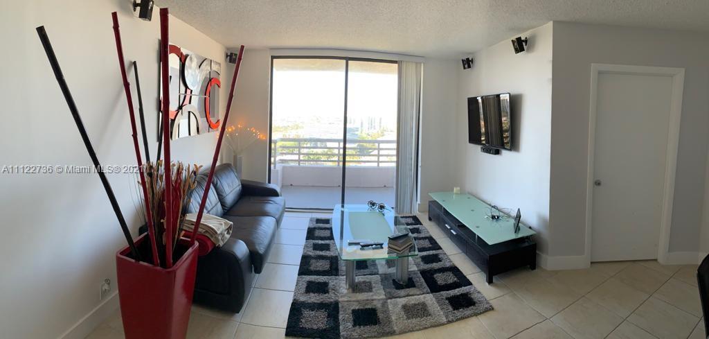 PARC CENTRAL AVENTURA SOU - Residential Lease