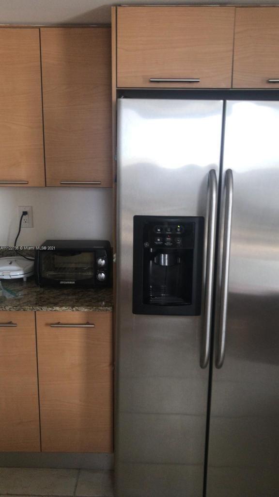 PARC CENTRAL AVENTURA SOU - Residential Lease