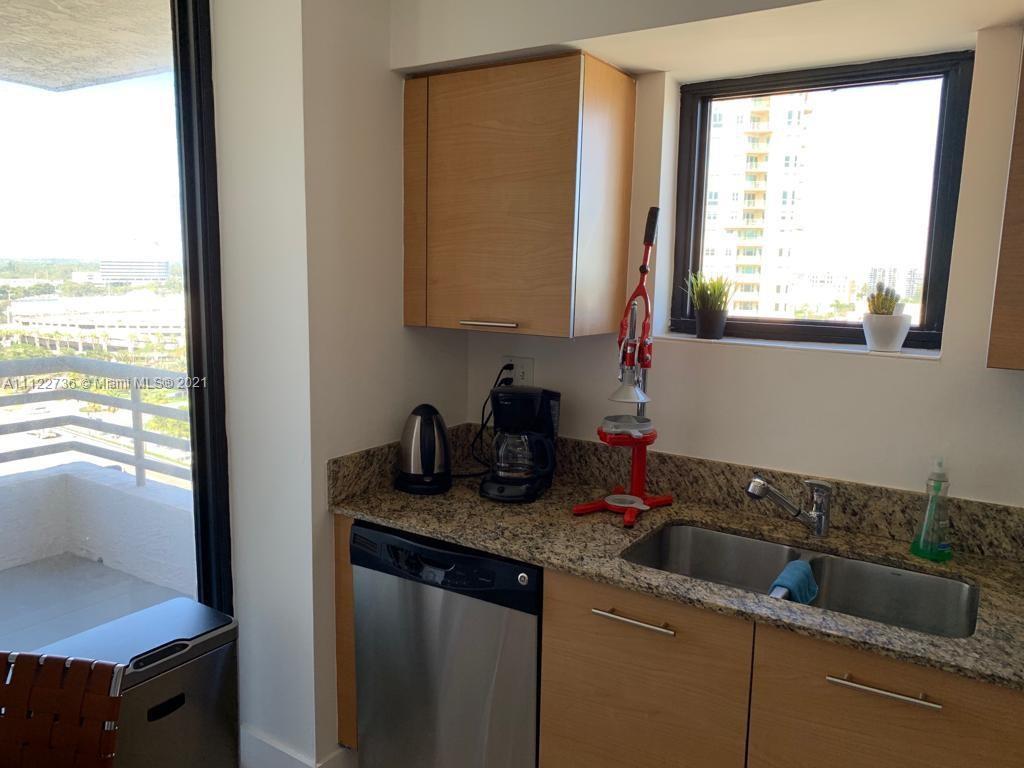 PARC CENTRAL AVENTURA SOU - Residential Lease