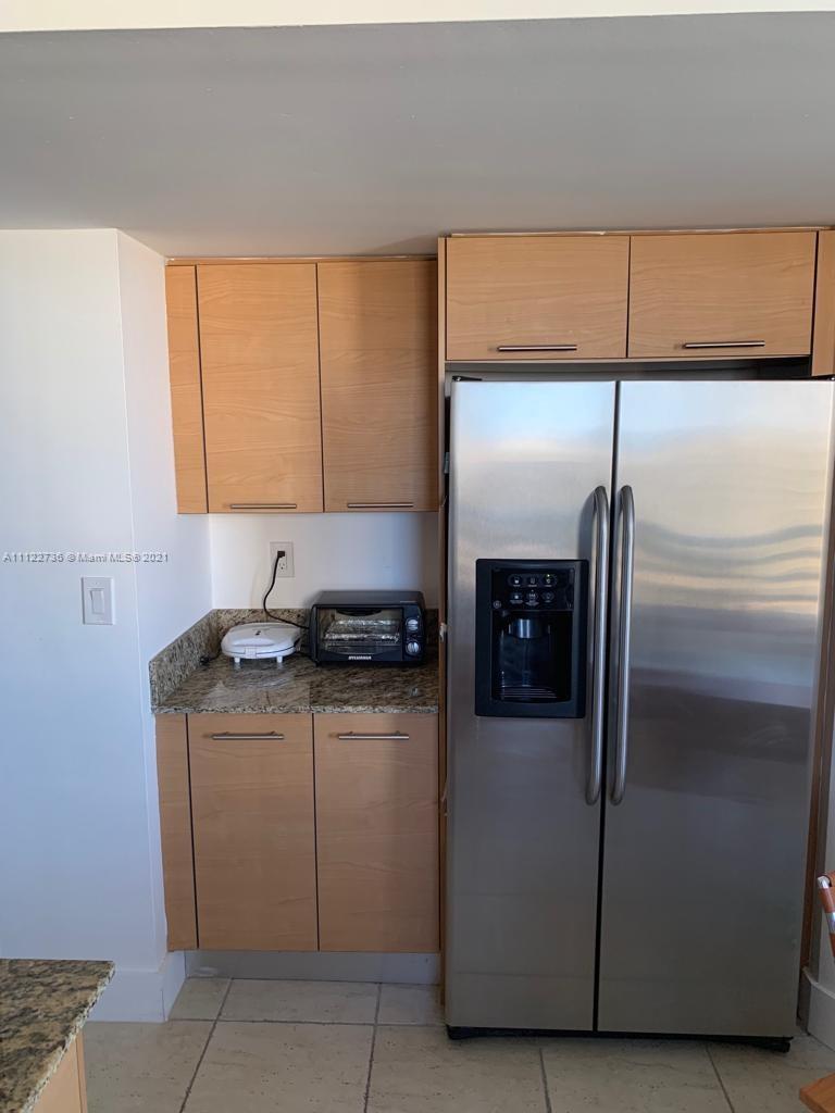 PARC CENTRAL AVENTURA SOU - Residential Lease