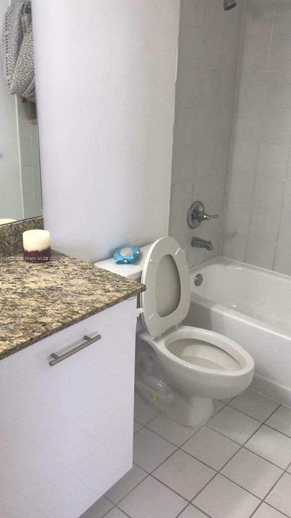 PARC CENTRAL AVENTURA SOU - Residential Lease