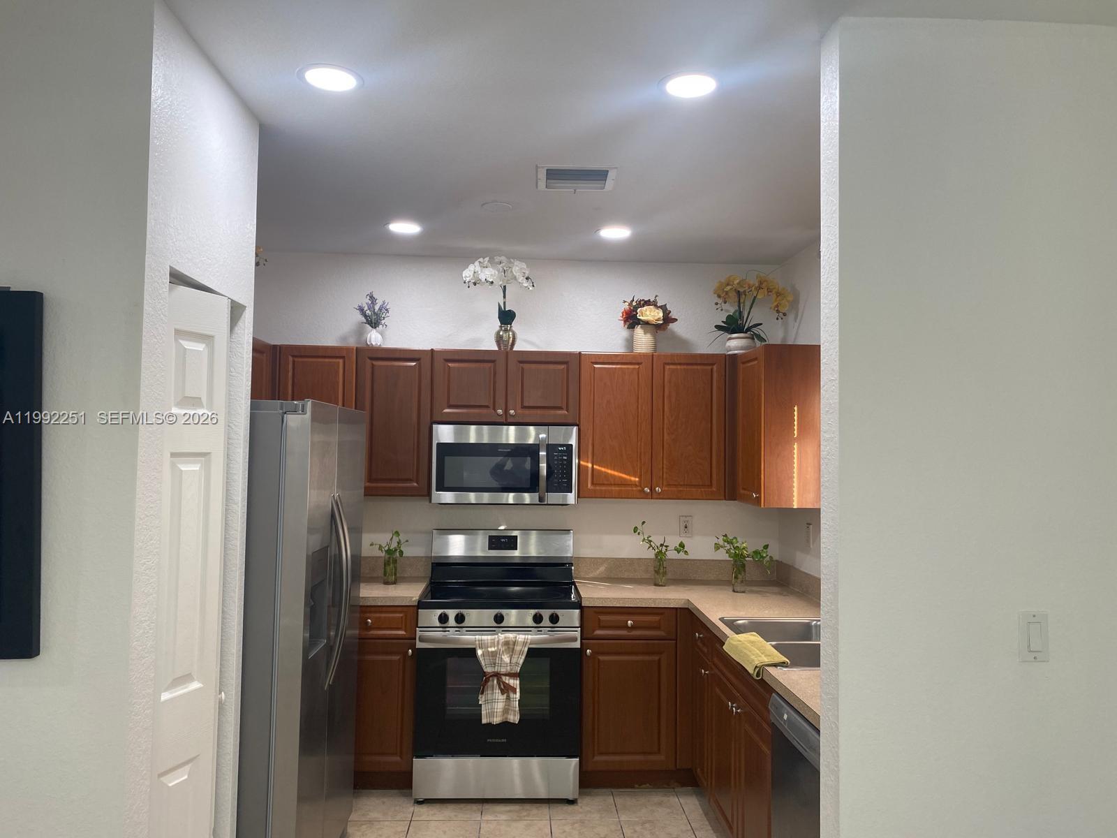 SOLABELLA CONDO - Residential Lease