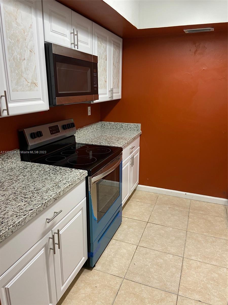 SUTTON HOUSE CONDO - Residential Lease