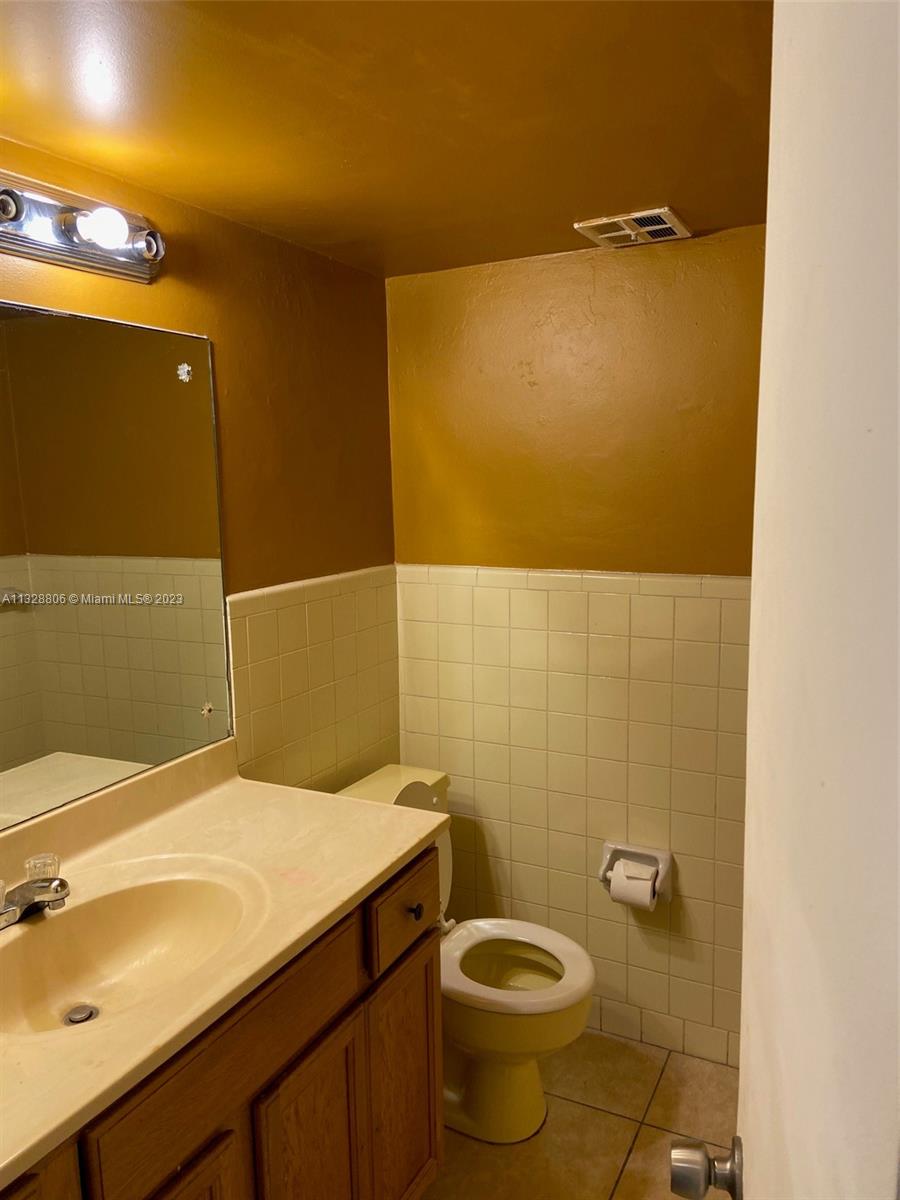 SUTTON HOUSE CONDO - Residential Lease