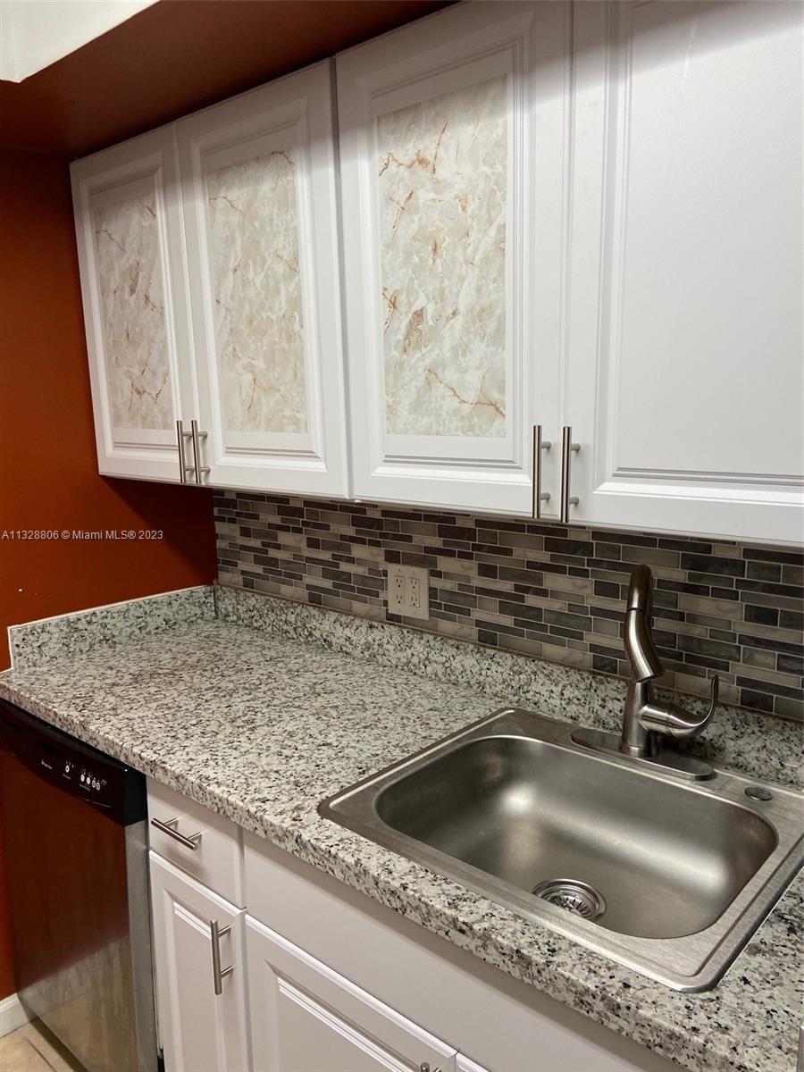 SUTTON HOUSE CONDO - Residential Lease