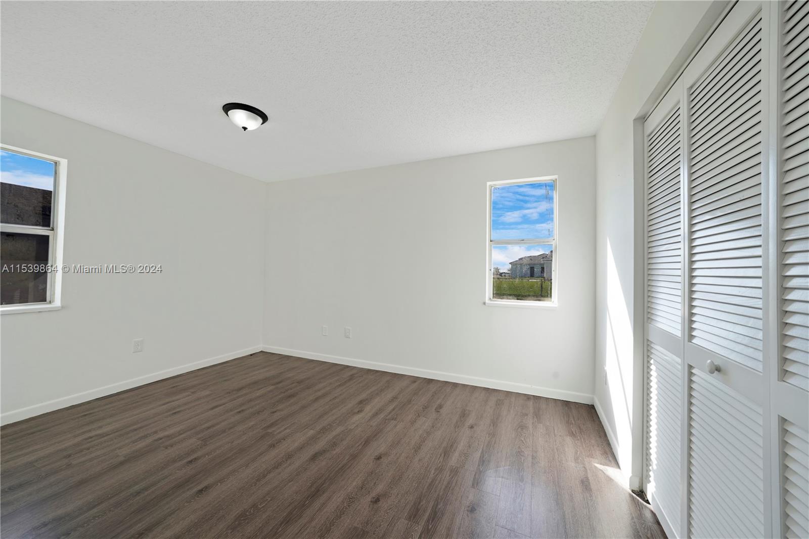 WEITZER SHAUNA MEADOWS SE - Residential