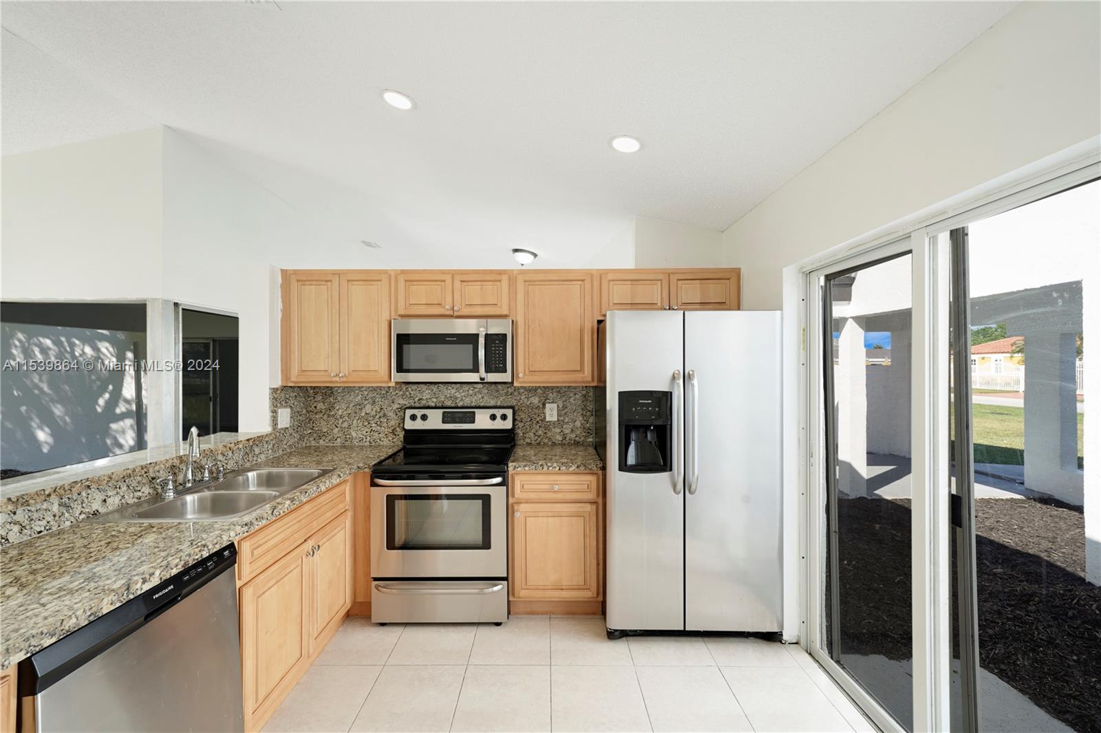 WEITZER SHAUNA MEADOWS SE - Residential