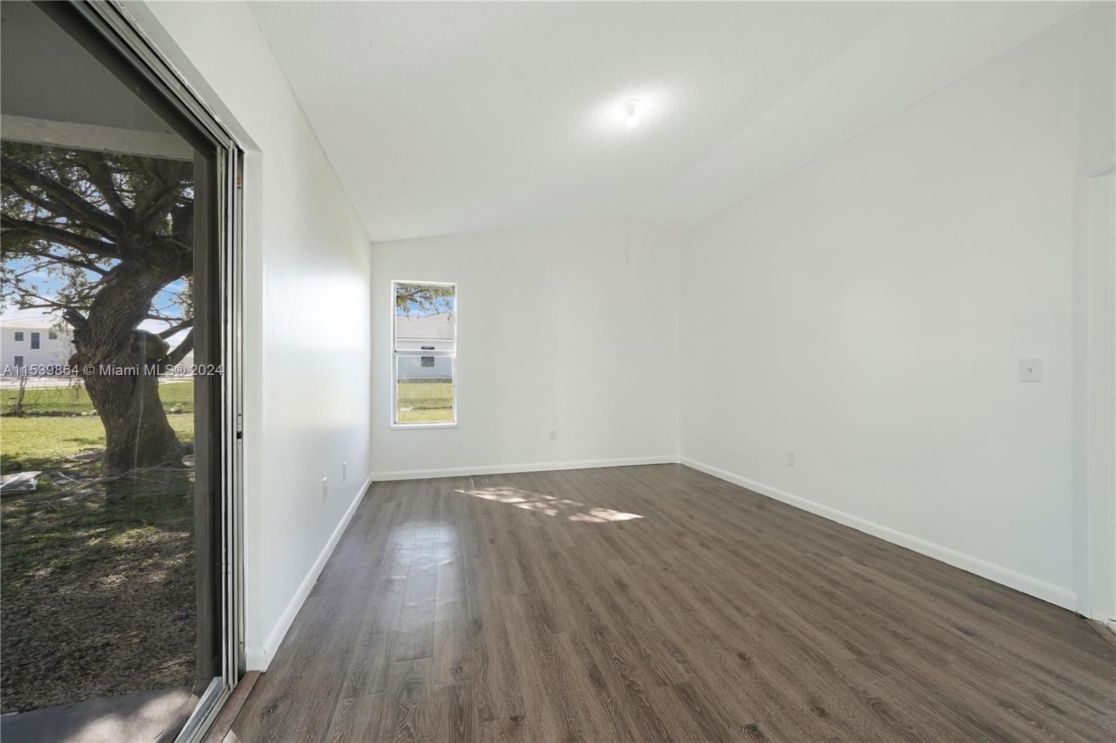 WEITZER SHAUNA MEADOWS SE - Residential