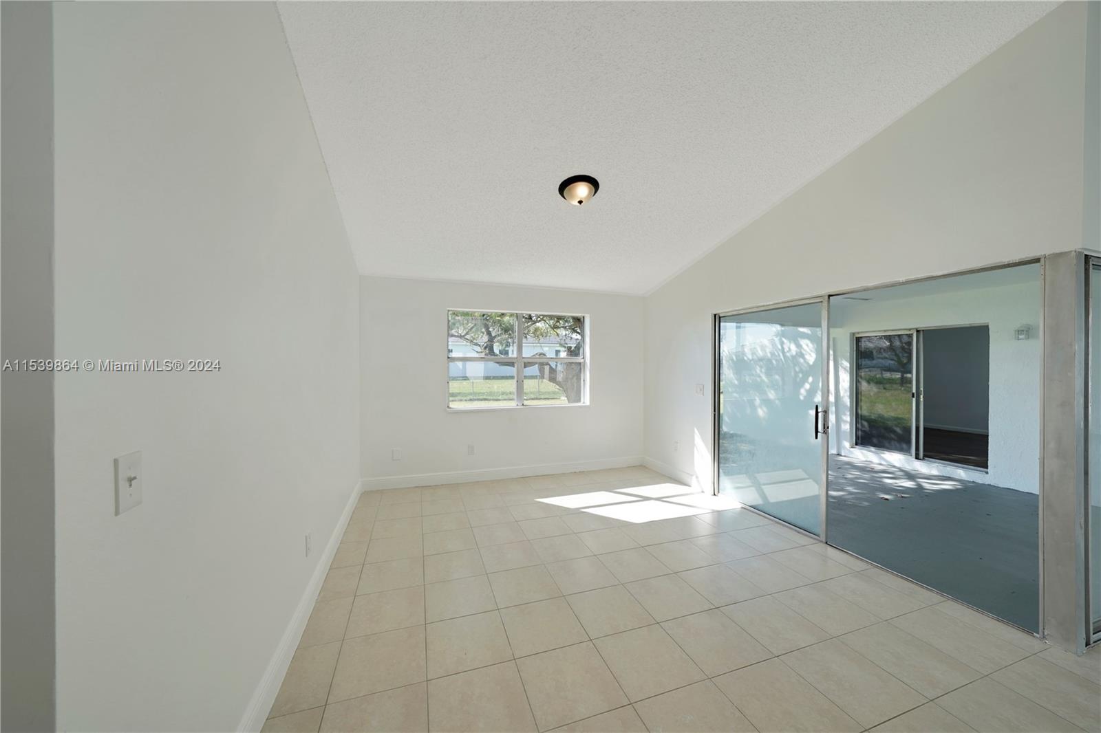 WEITZER SHAUNA MEADOWS SE - Residential