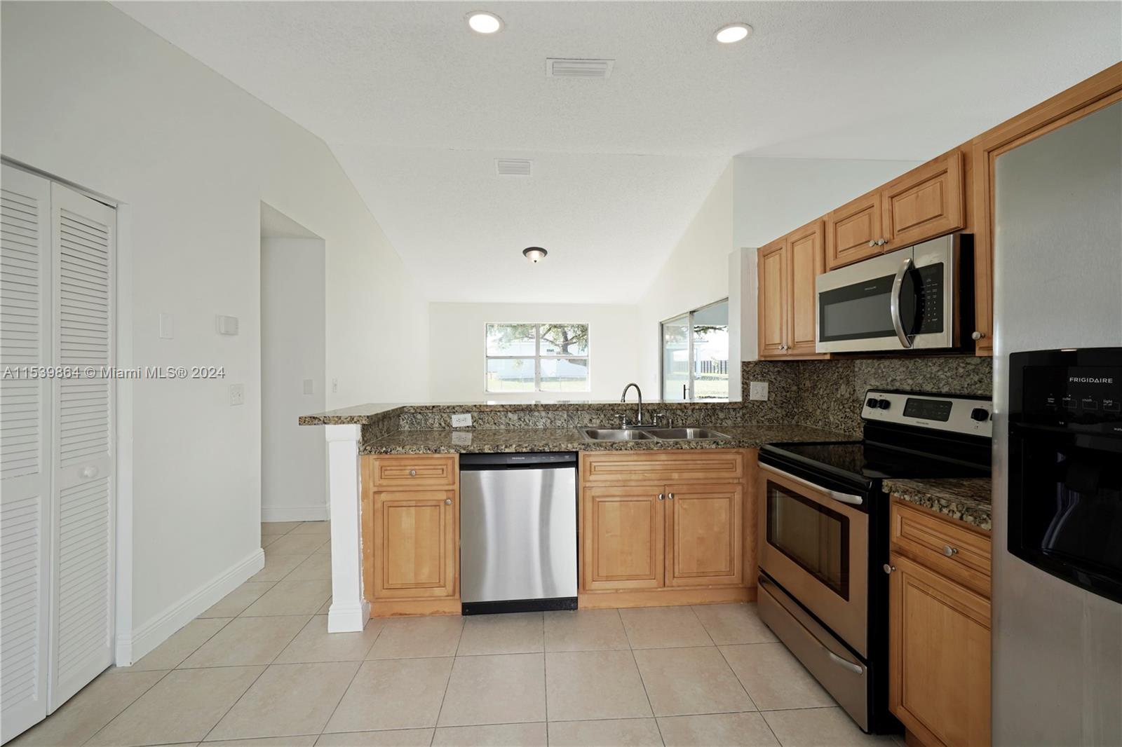 WEITZER SHAUNA MEADOWS SE - Residential