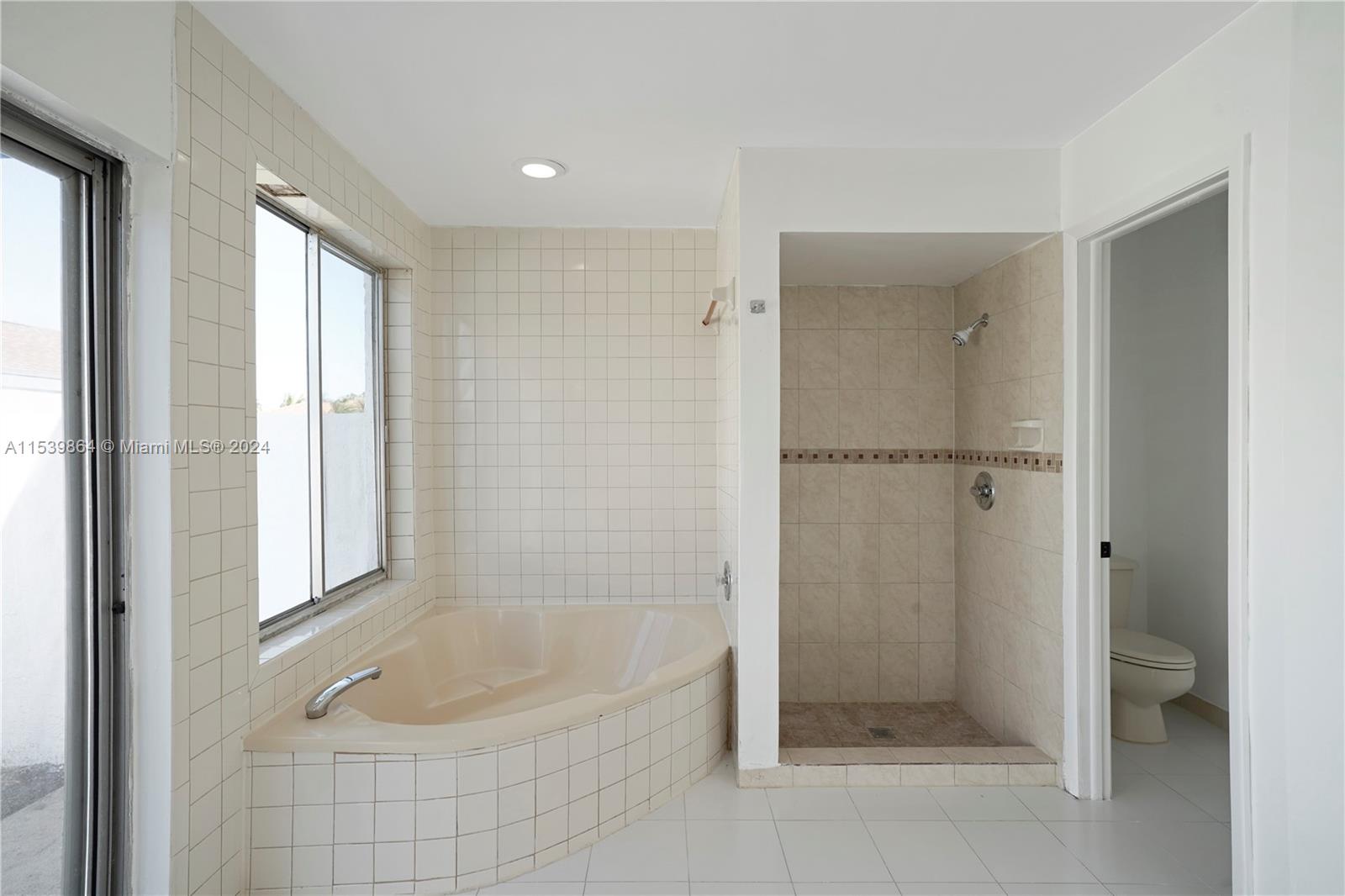 WEITZER SHAUNA MEADOWS SE - Residential