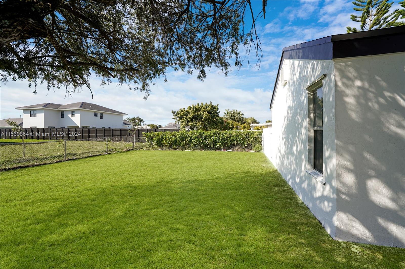 WEITZER SHAUNA MEADOWS SE - Residential