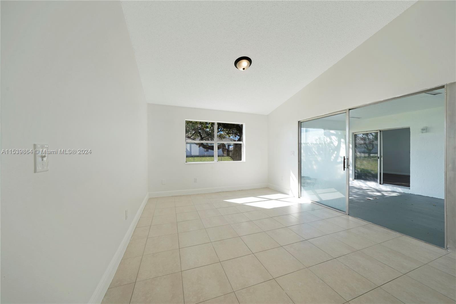 WEITZER SHAUNA MEADOWS SE - Residential