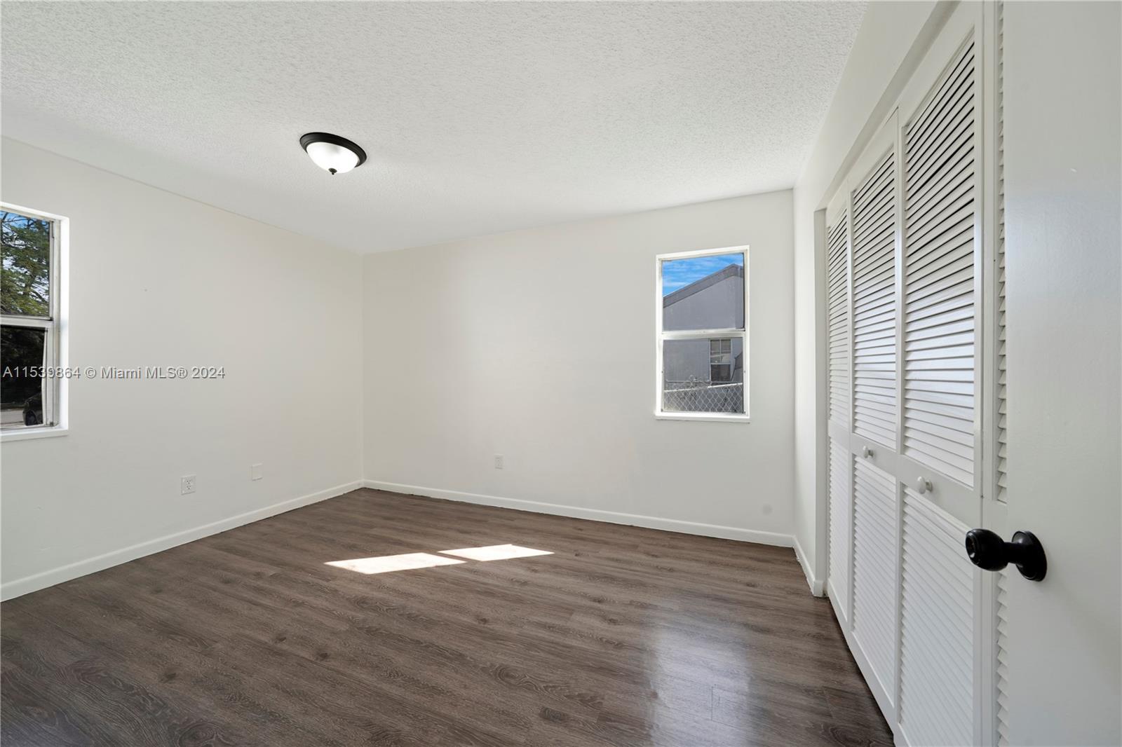 WEITZER SHAUNA MEADOWS SE - Residential