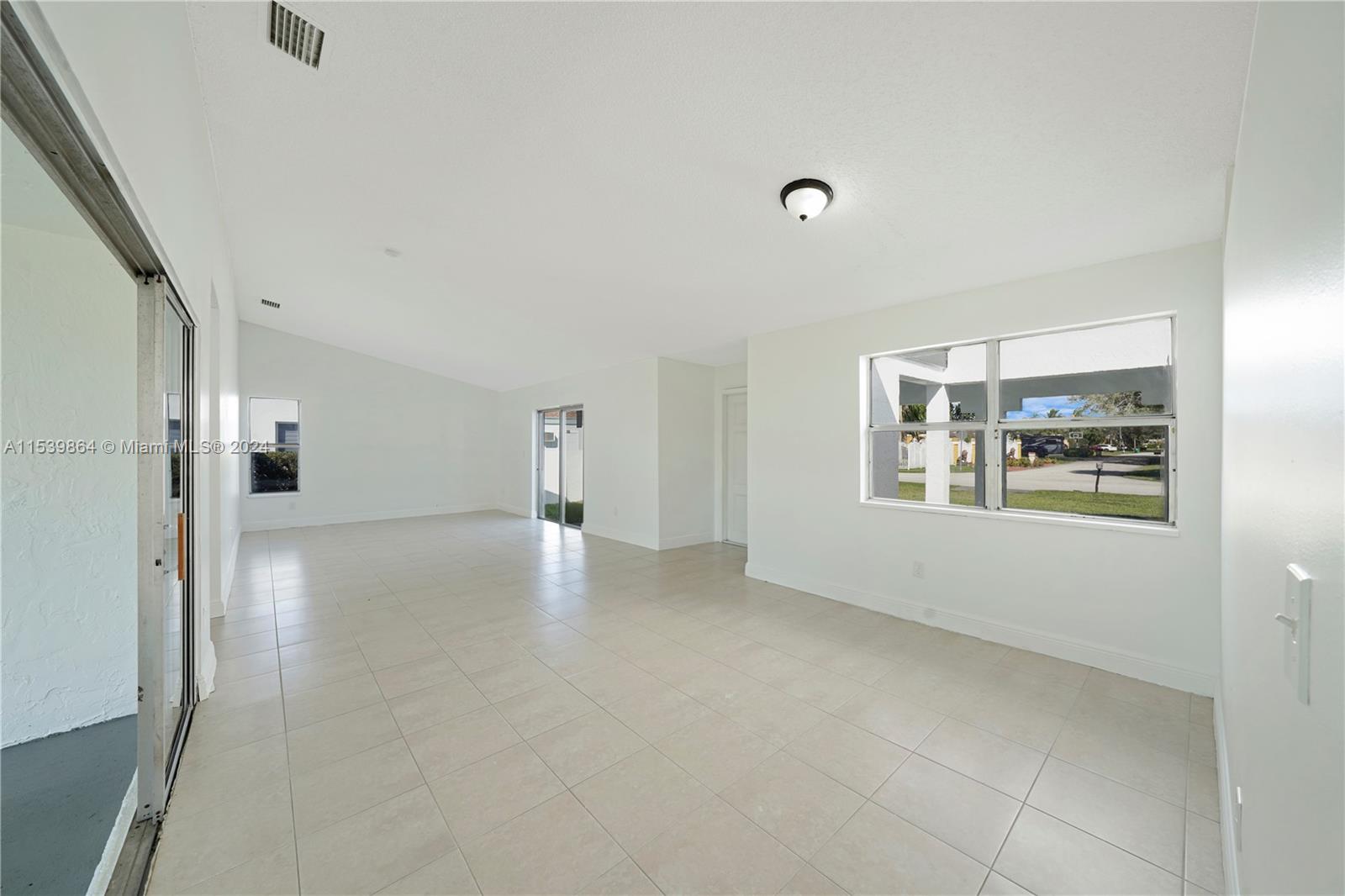 WEITZER SHAUNA MEADOWS SE - Residential