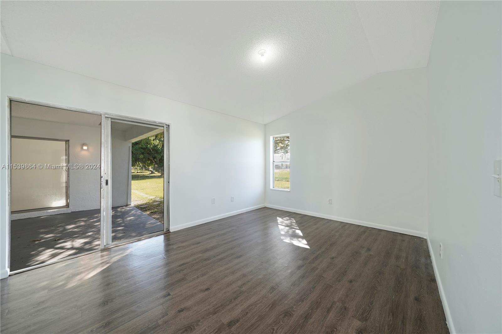 WEITZER SHAUNA MEADOWS SE - Residential