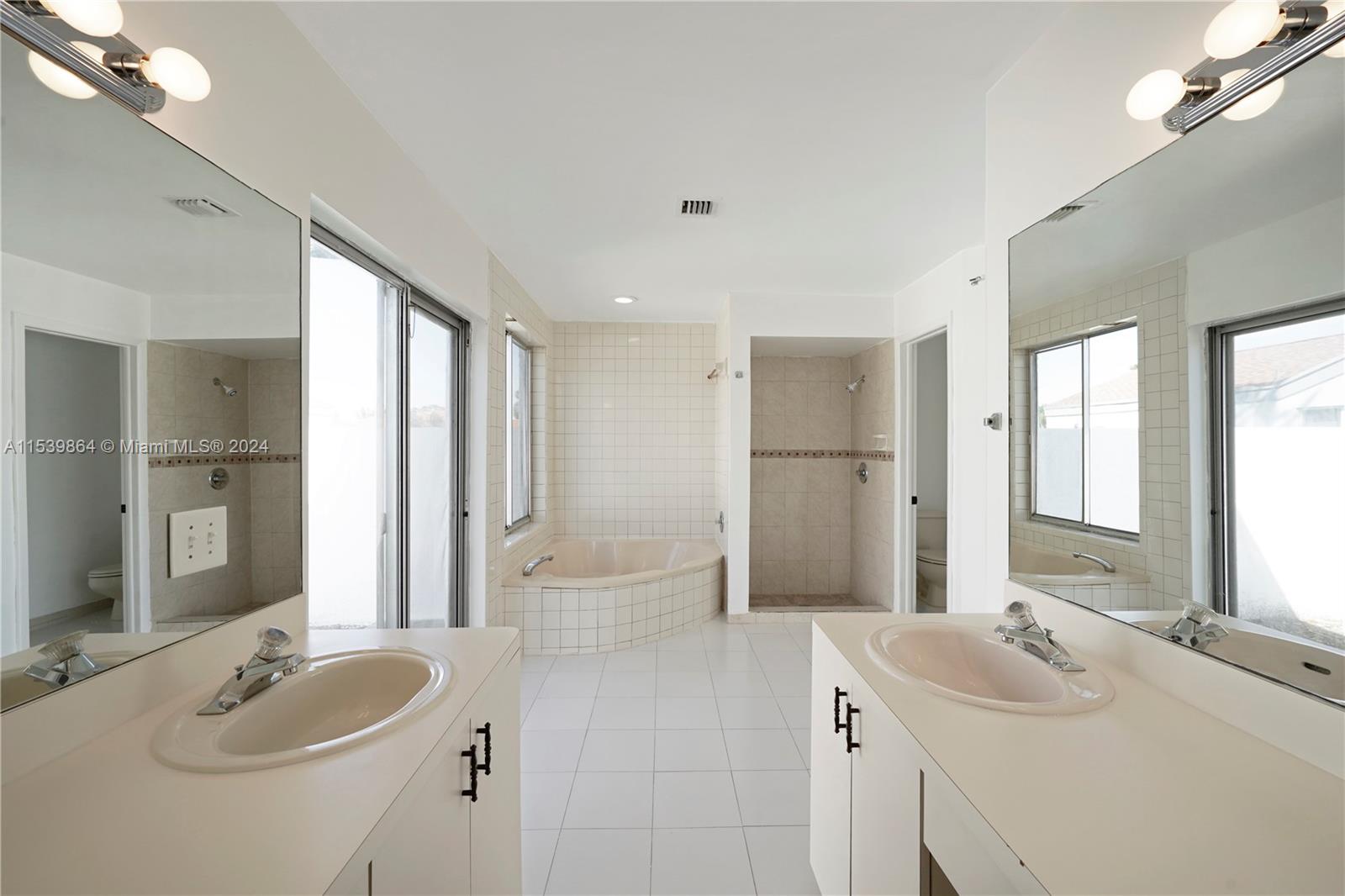 WEITZER SHAUNA MEADOWS SE - Residential