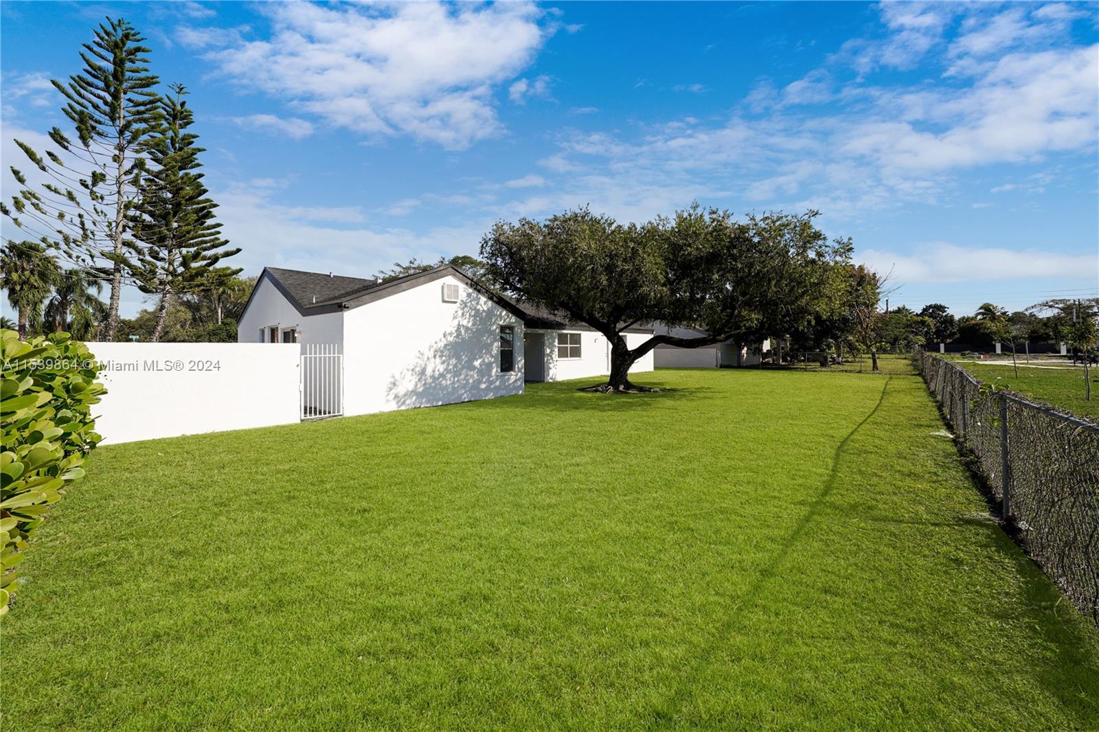 WEITZER SHAUNA MEADOWS SE - Residential