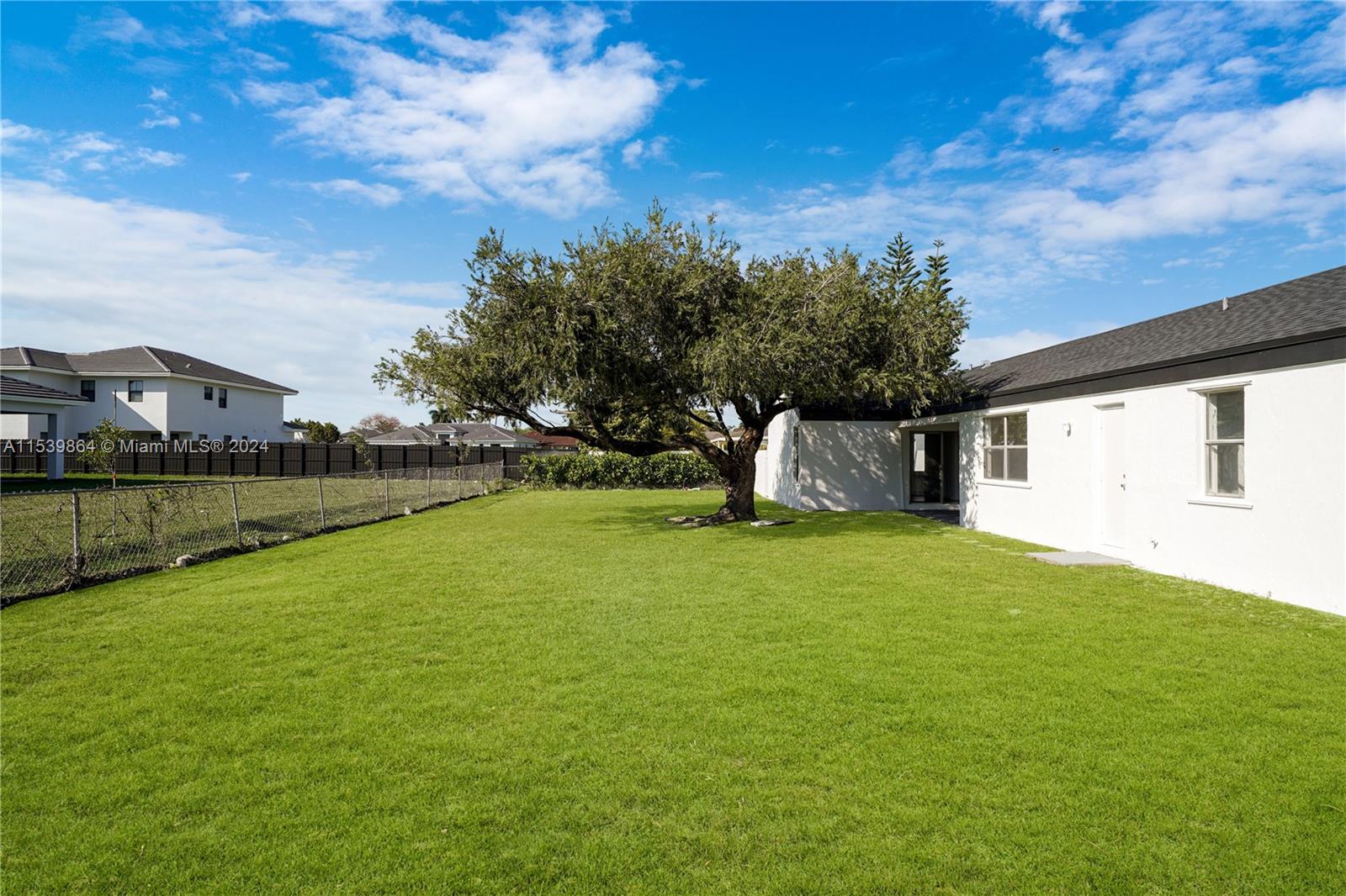 WEITZER SHAUNA MEADOWS SE - Residential