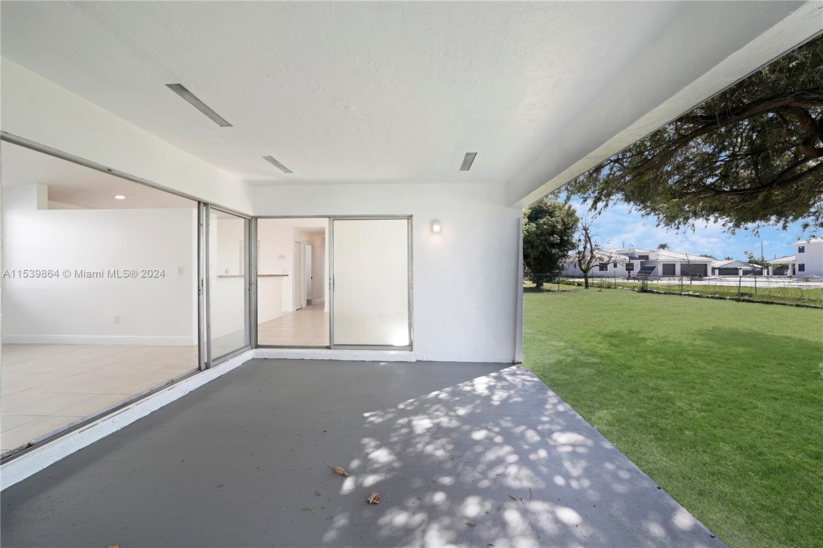 WEITZER SHAUNA MEADOWS SE - Residential